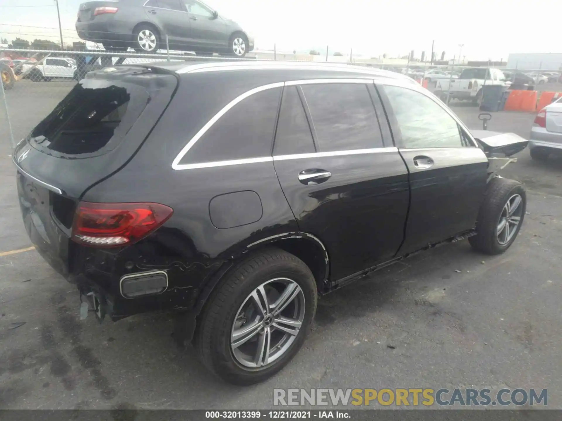 4 Фотография поврежденного автомобиля W1N0G8DB2LF807023 MERCEDES-BENZ GLC 2020