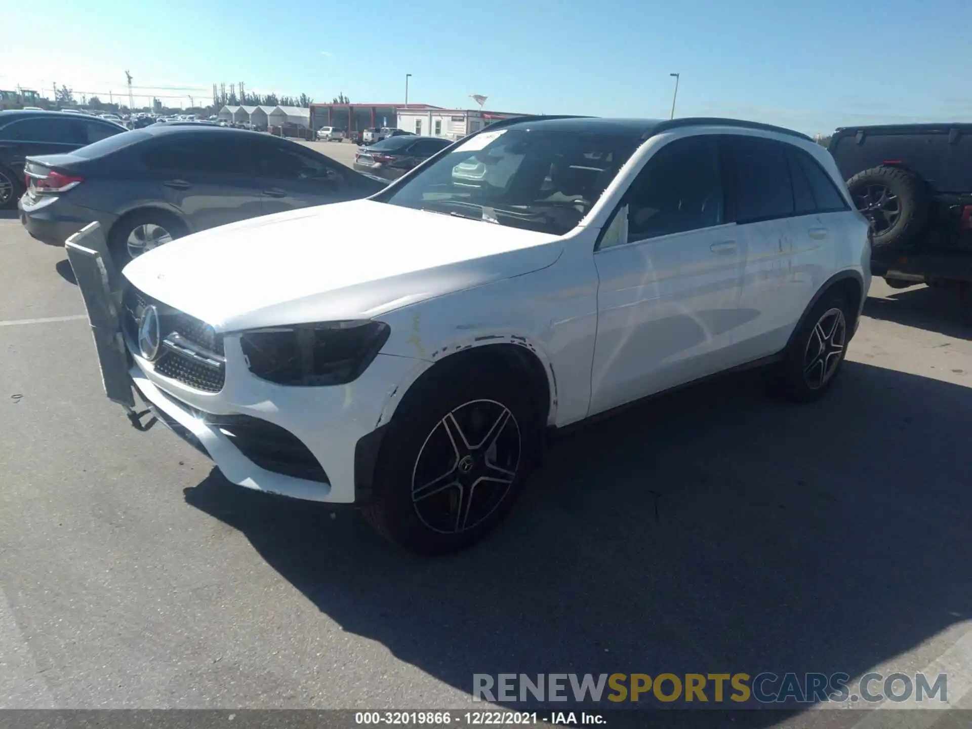 2 Photograph of a damaged car W1N0G8DB5LF791707 MERCEDES-BENZ GLC 2020