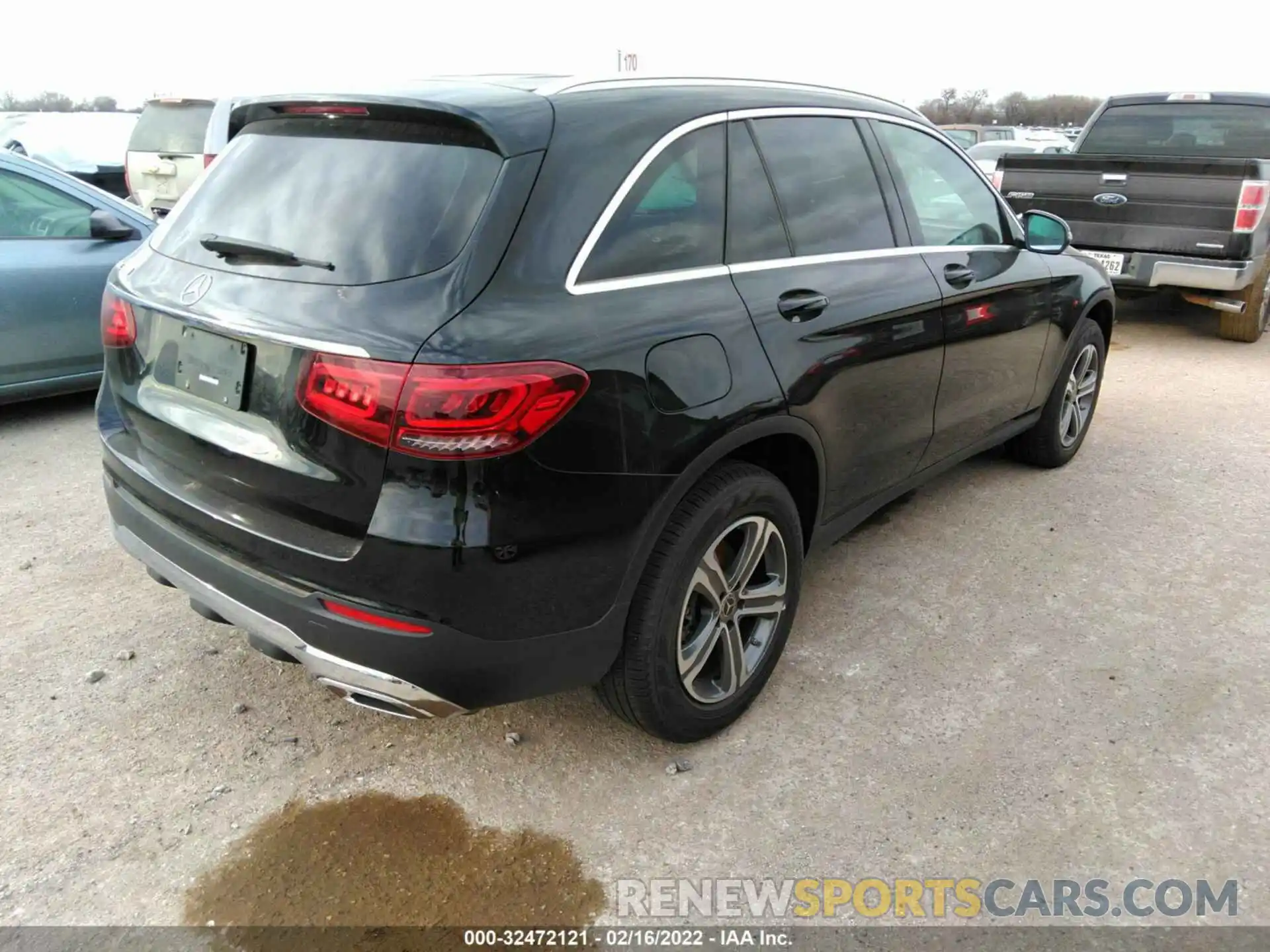 4 Photograph of a damaged car W1N0G8DB6LF778660 MERCEDES-BENZ GLC 2020