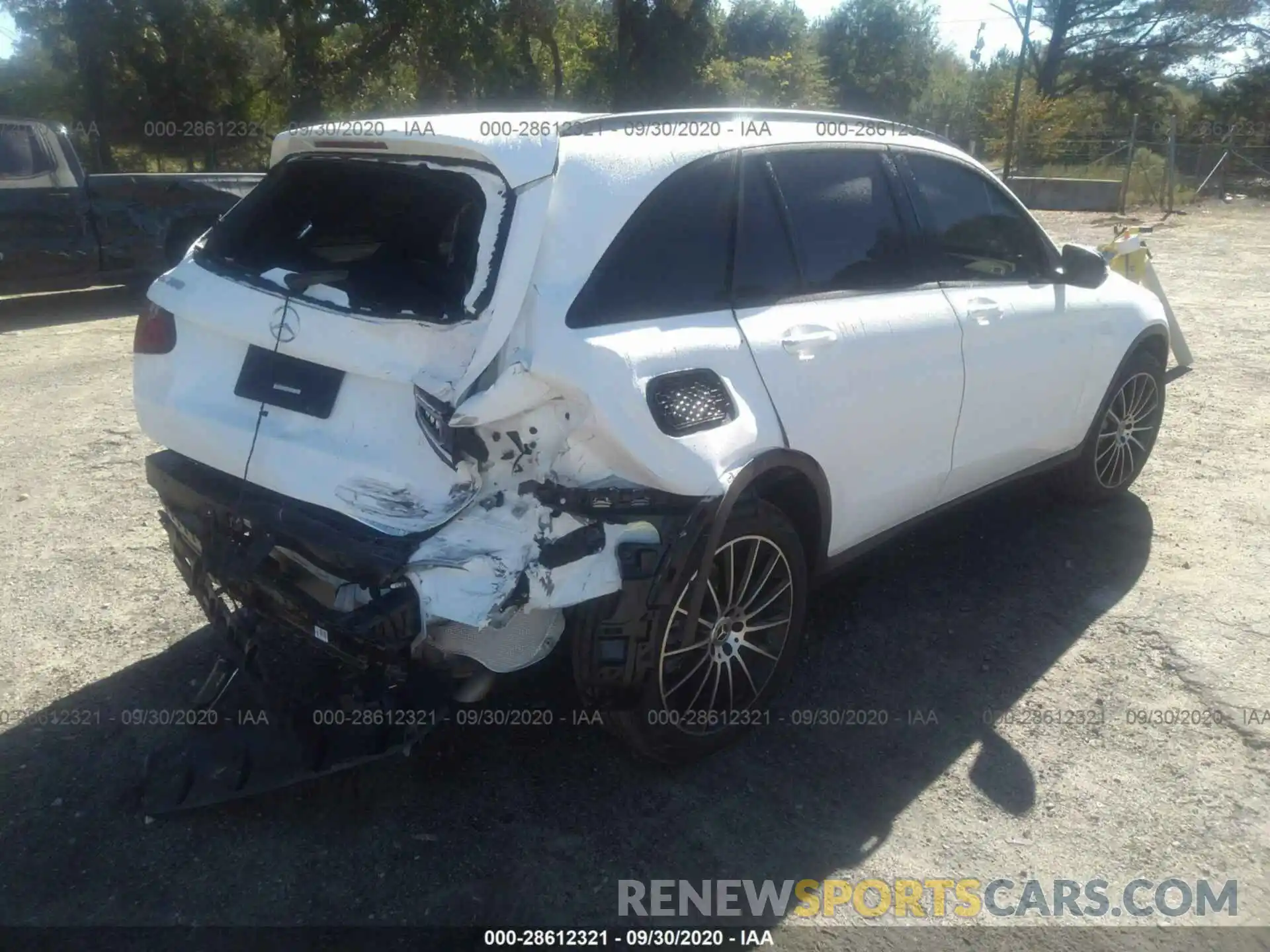4 Фотография поврежденного автомобиля W1N0G8DB6LF803749 MERCEDES-BENZ GLC 2020
