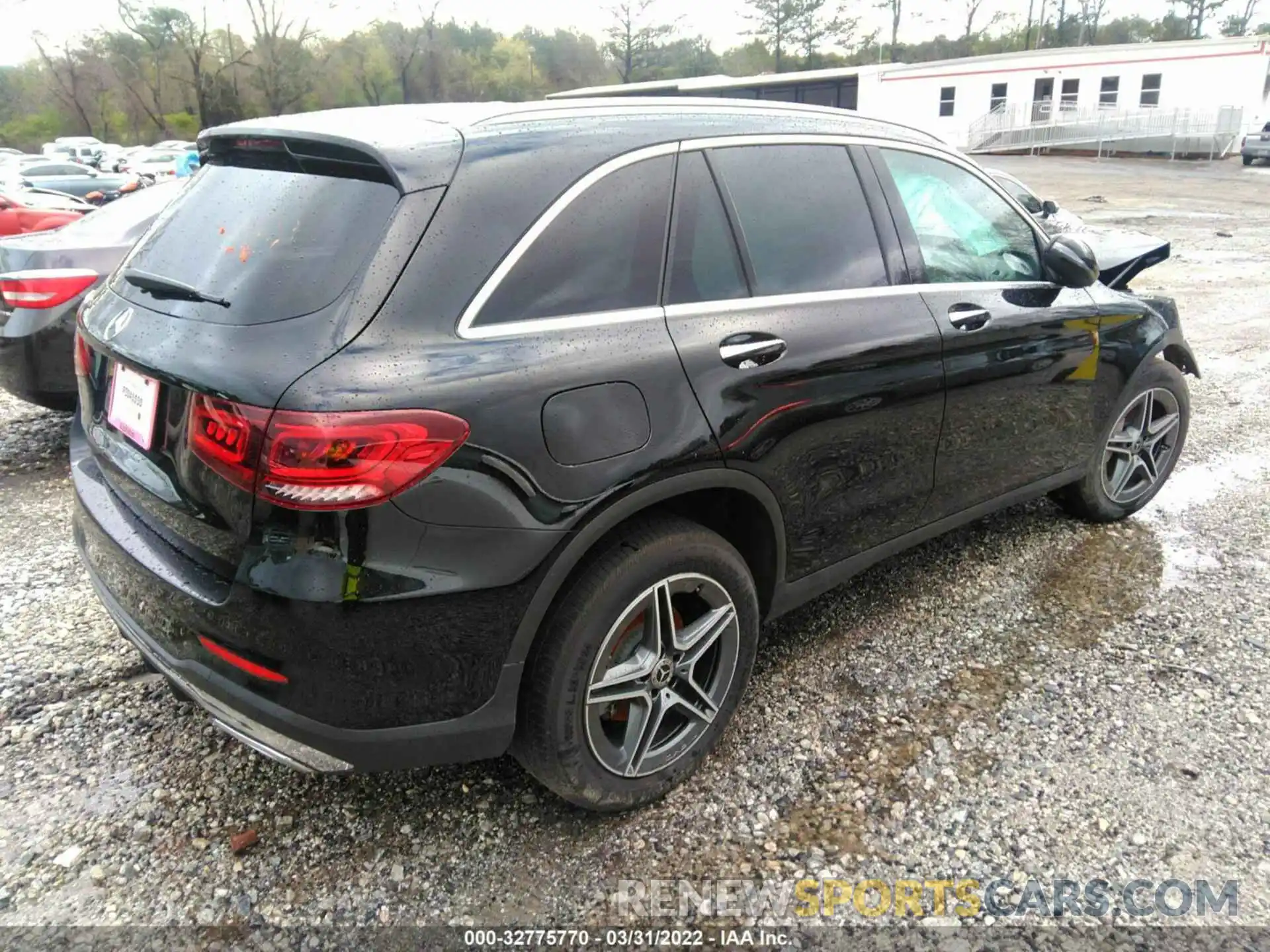 4 Фотография поврежденного автомобиля W1N0G8DB6LF833348 MERCEDES-BENZ GLC 2020