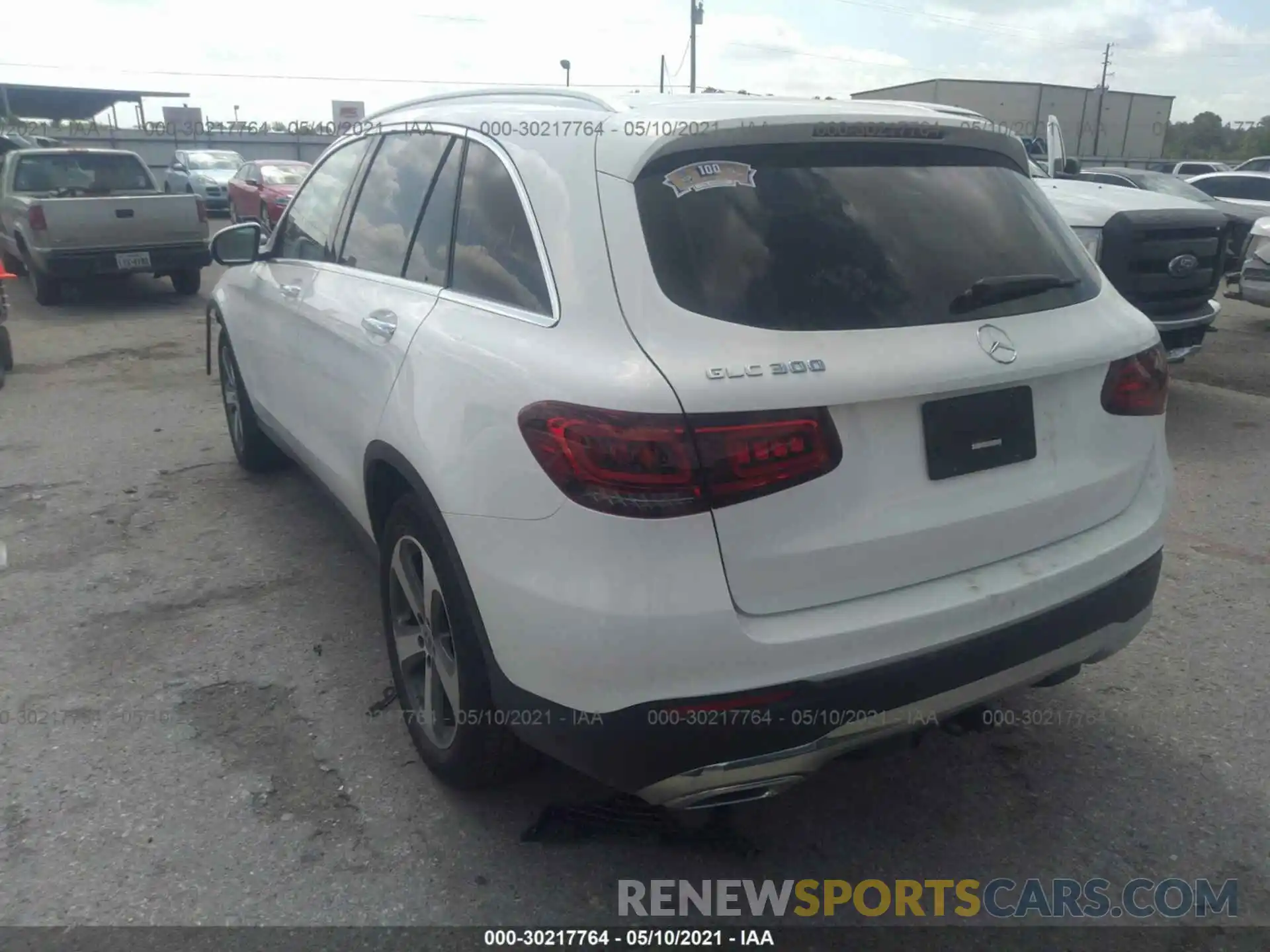 3 Photograph of a damaged car W1N0G8DB7LF773547 MERCEDES-BENZ GLC 2020