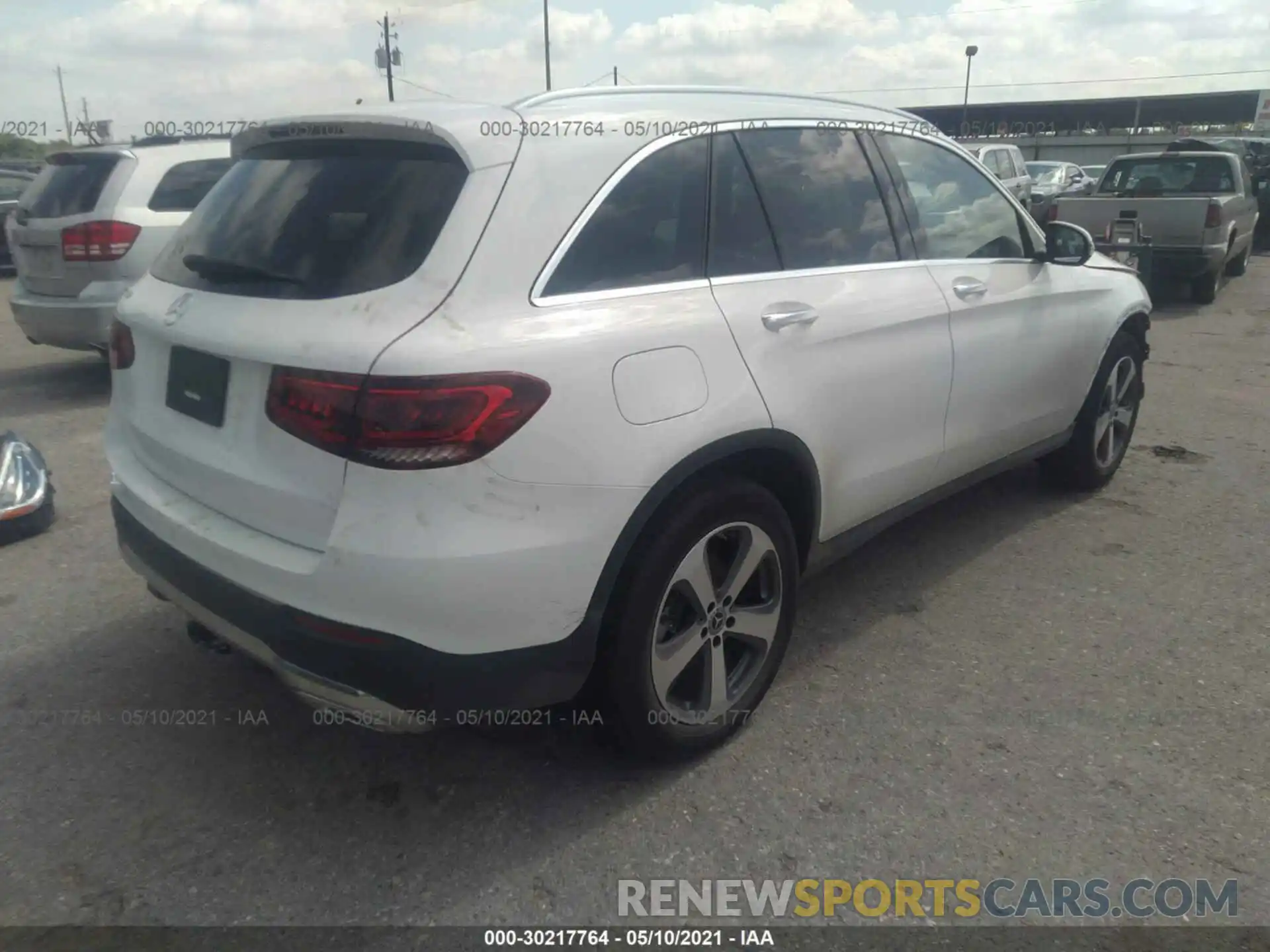 4 Photograph of a damaged car W1N0G8DB7LF773547 MERCEDES-BENZ GLC 2020