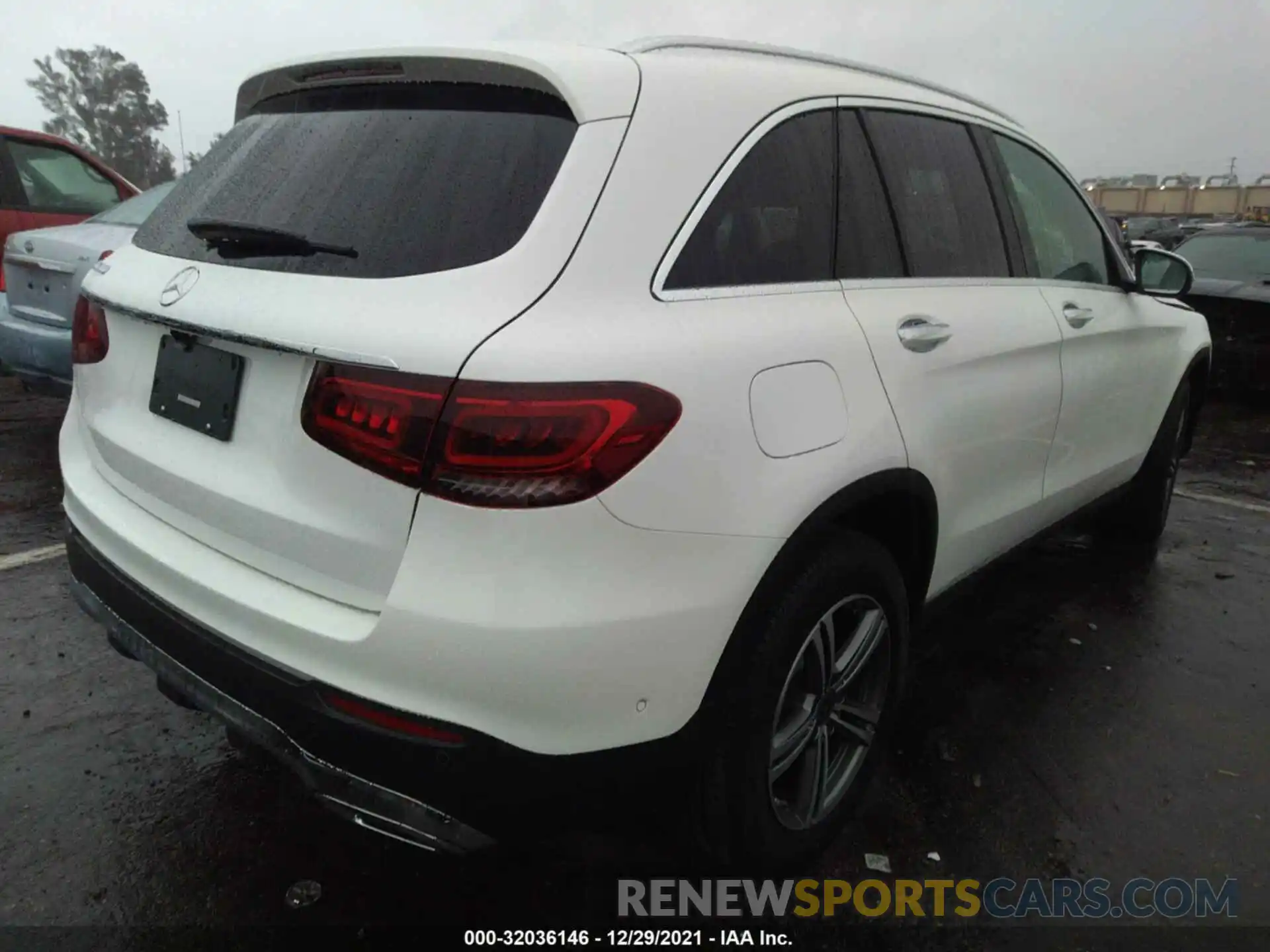 4 Фотография поврежденного автомобиля W1N0G8DB7LF820527 MERCEDES-BENZ GLC 2020