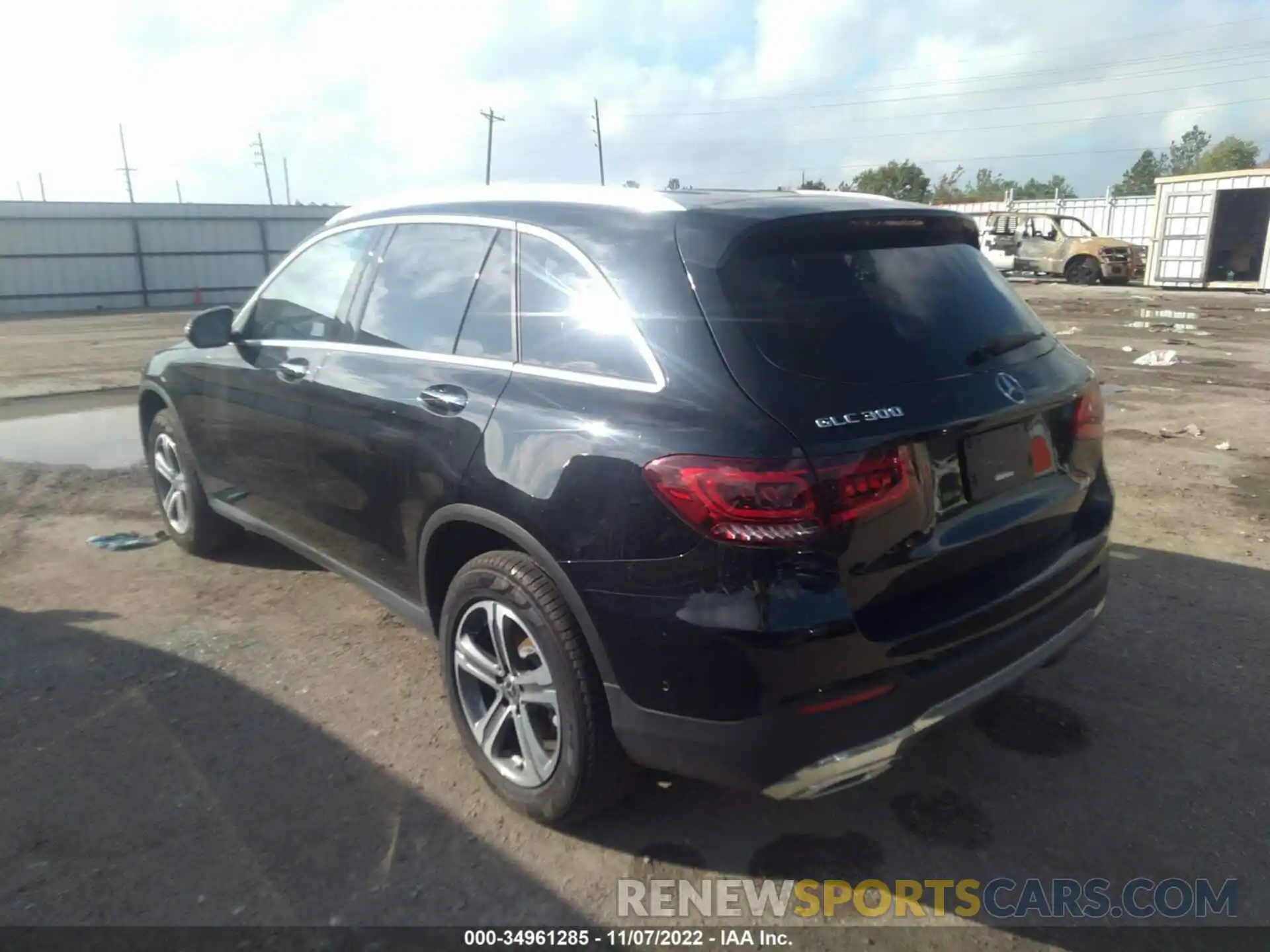 3 Photograph of a damaged car W1N0G8DB8LF807818 MERCEDES-BENZ GLC 2020