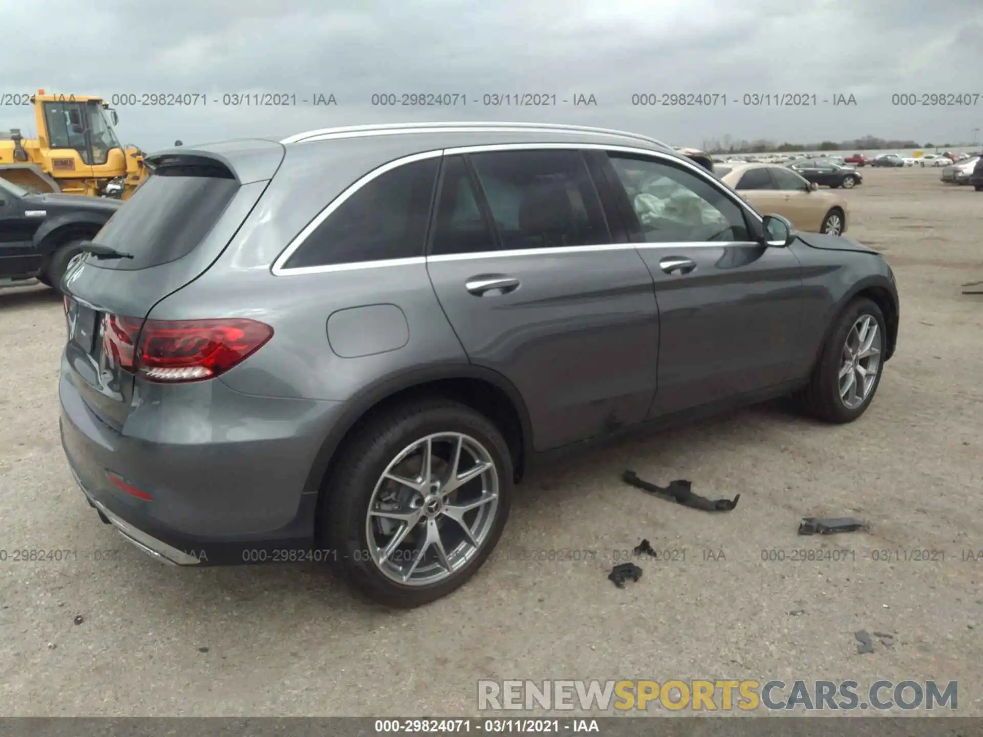 4 Photograph of a damaged car W1N0G8DB9LF766843 MERCEDES-BENZ GLC 2020