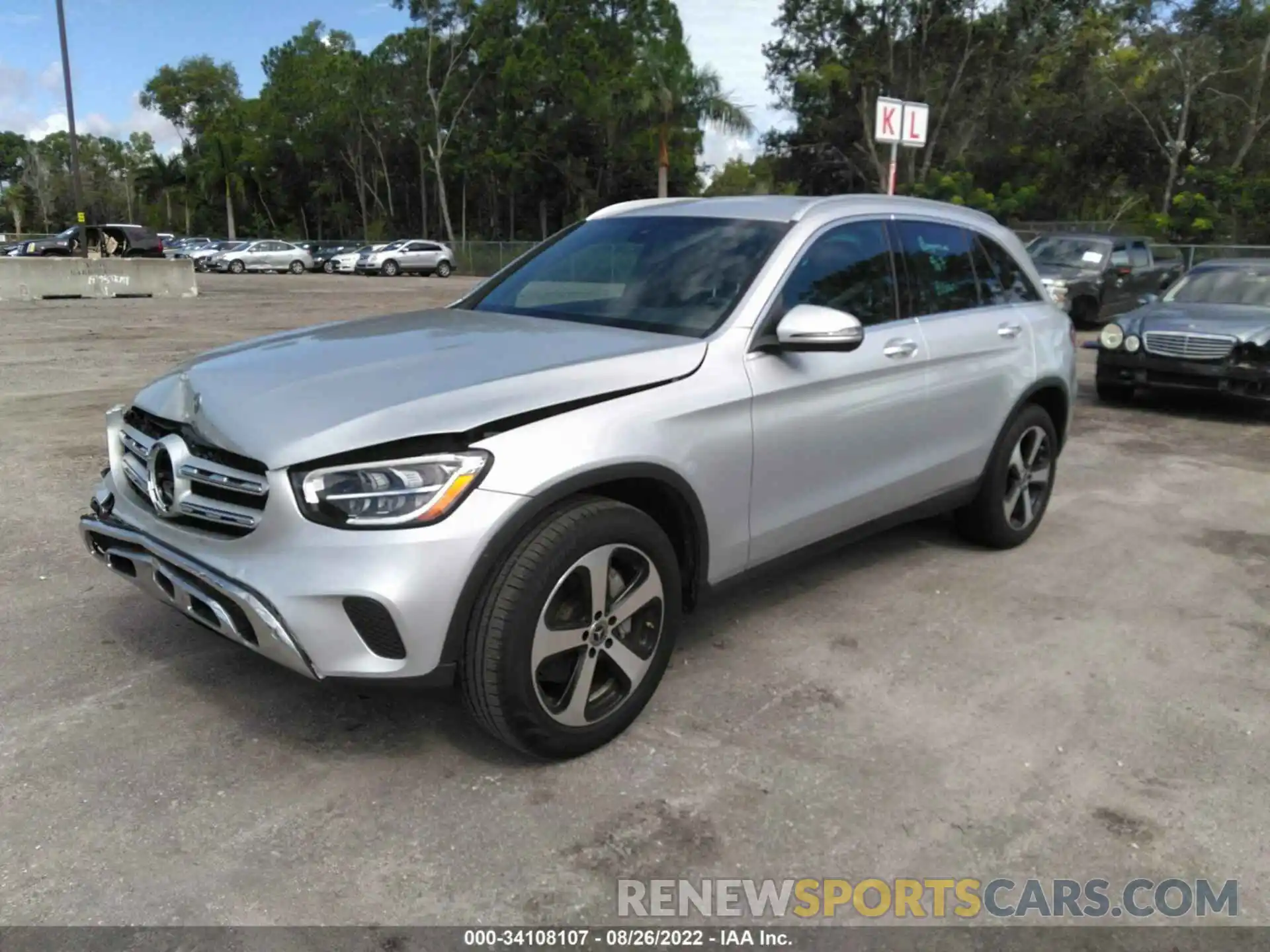 2 Photograph of a damaged car W1N0G8DB9LF789944 MERCEDES-BENZ GLC 2020