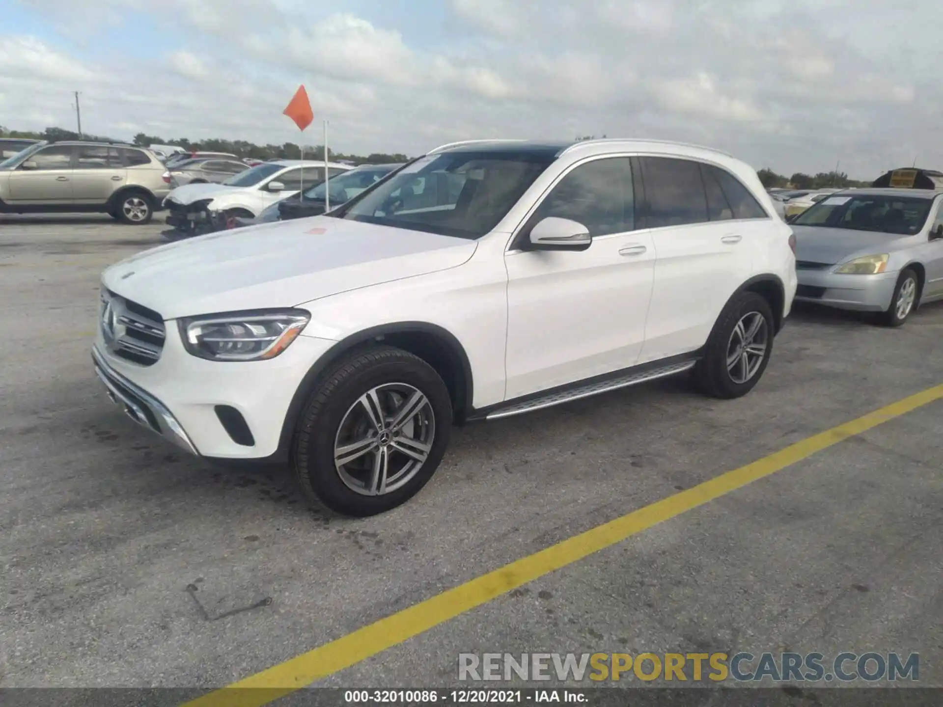 2 Photograph of a damaged car W1N0G8DB9LF854226 MERCEDES-BENZ GLC 2020