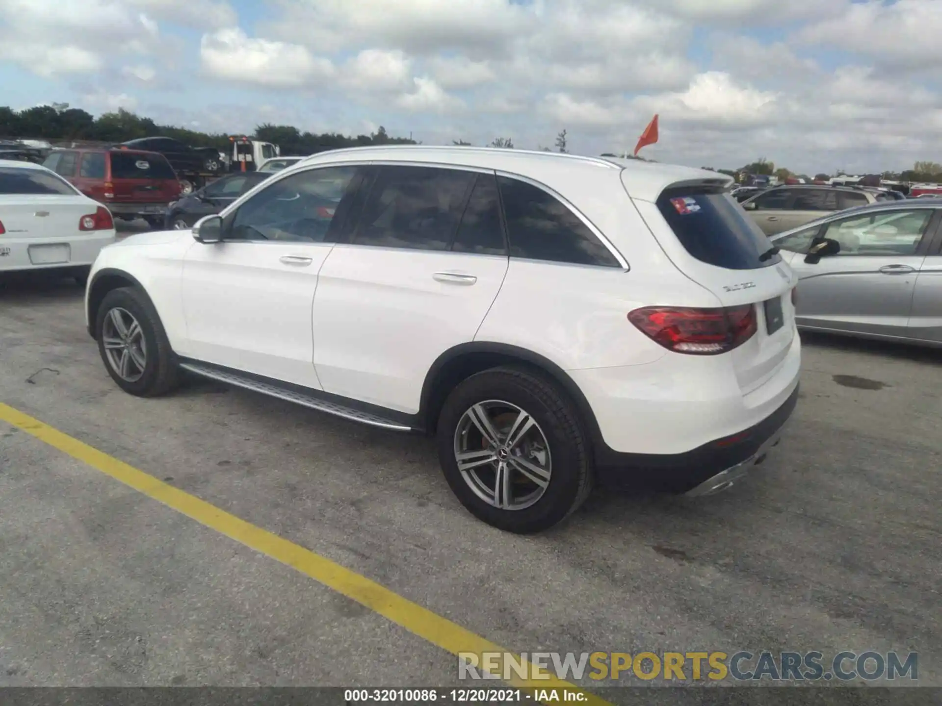 3 Фотография поврежденного автомобиля W1N0G8DB9LF854226 MERCEDES-BENZ GLC 2020