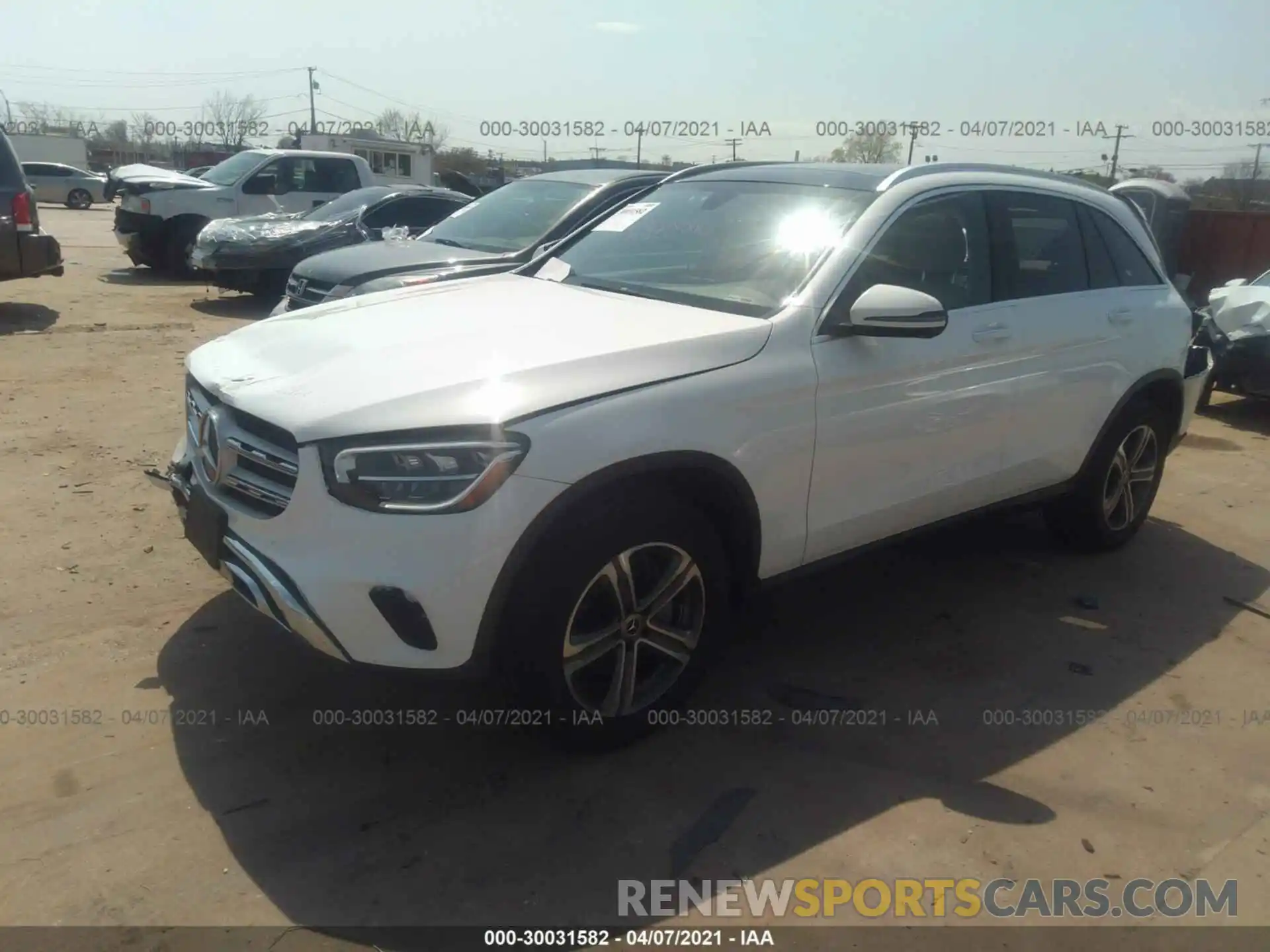 2 Photograph of a damaged car W1N0G8EB1LF762381 MERCEDES-BENZ GLC 2020