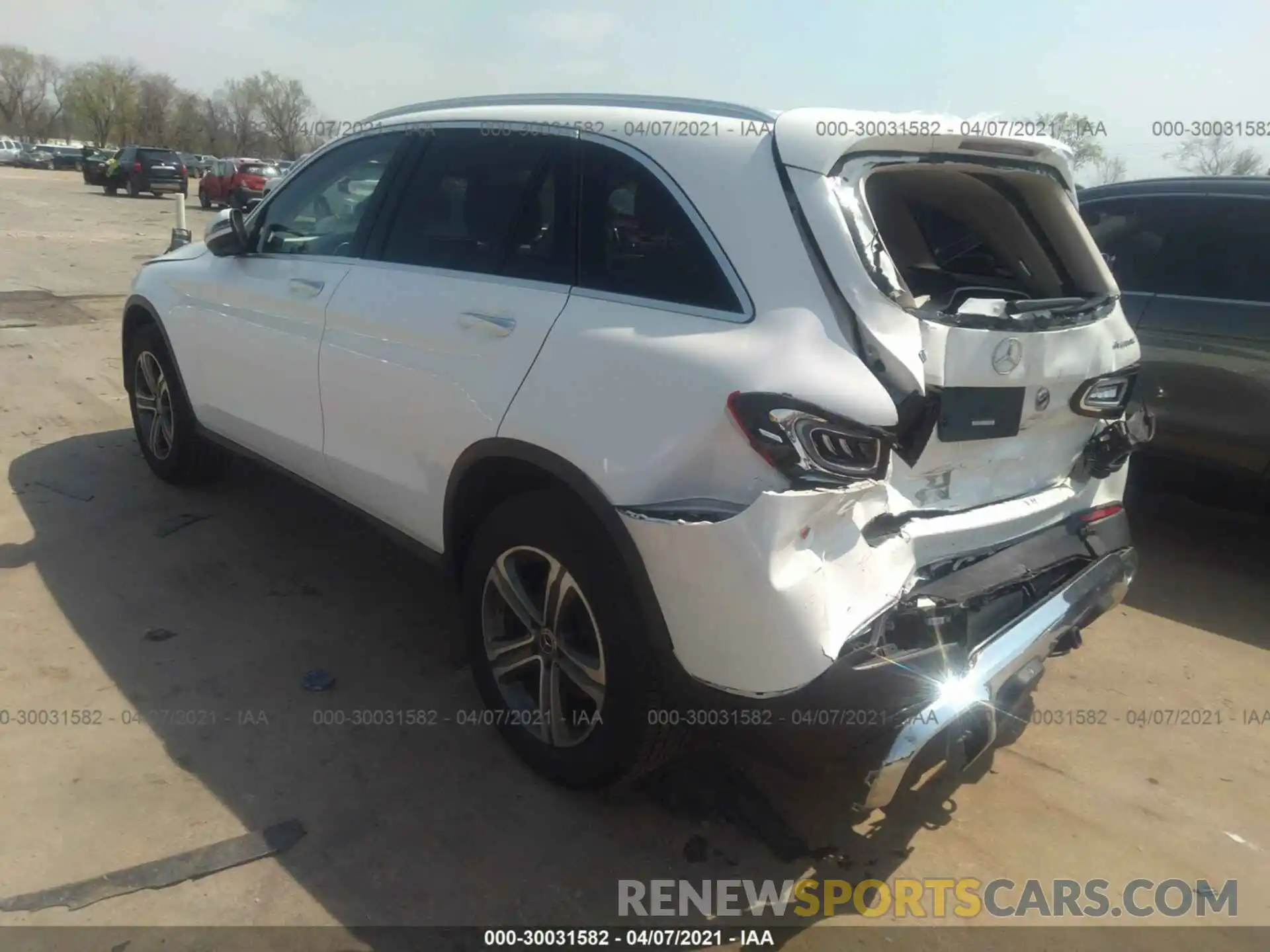 3 Photograph of a damaged car W1N0G8EB1LF762381 MERCEDES-BENZ GLC 2020