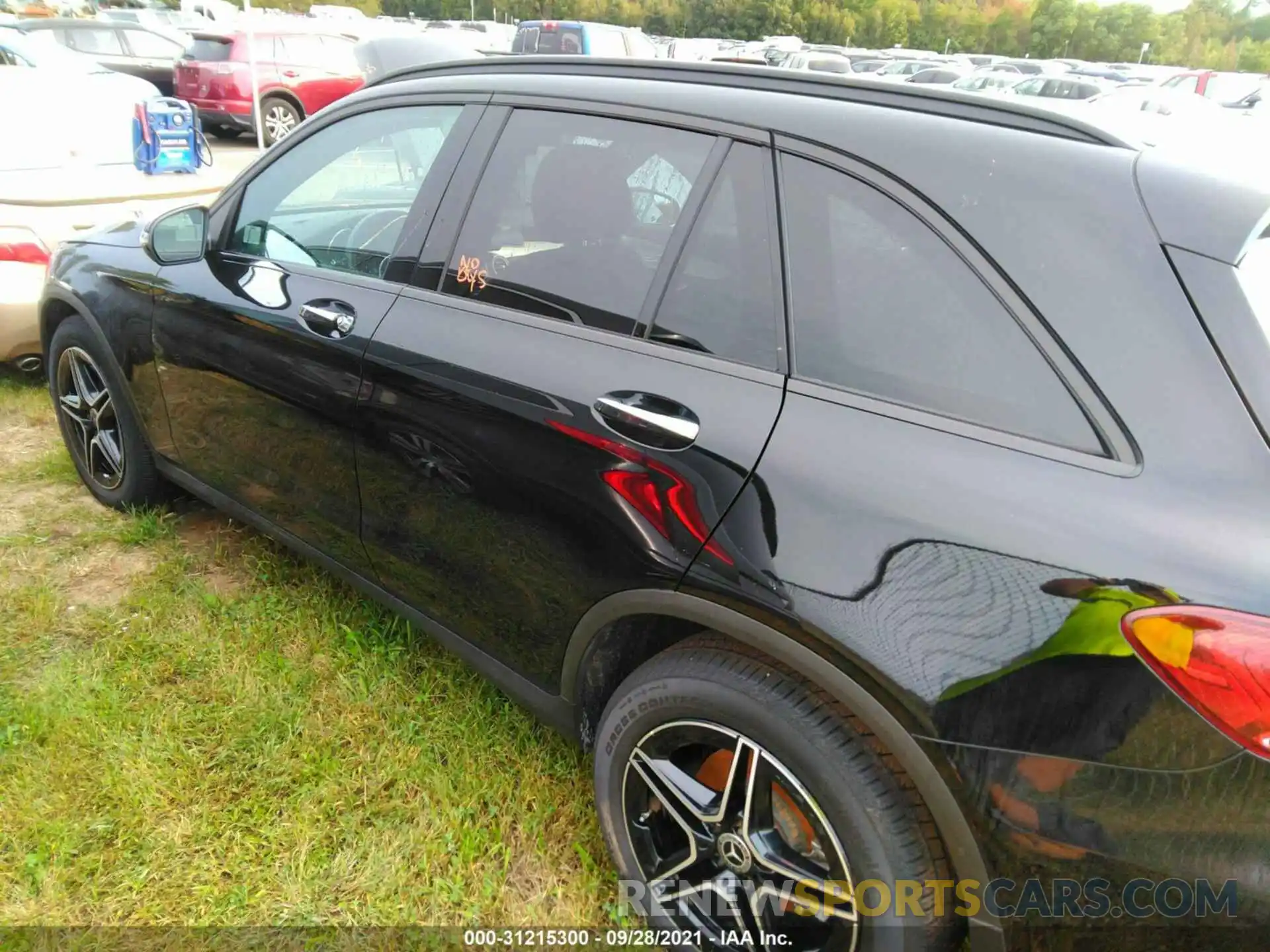 3 Photograph of a damaged car W1N0G8EB1LF793260 MERCEDES-BENZ GLC 2020