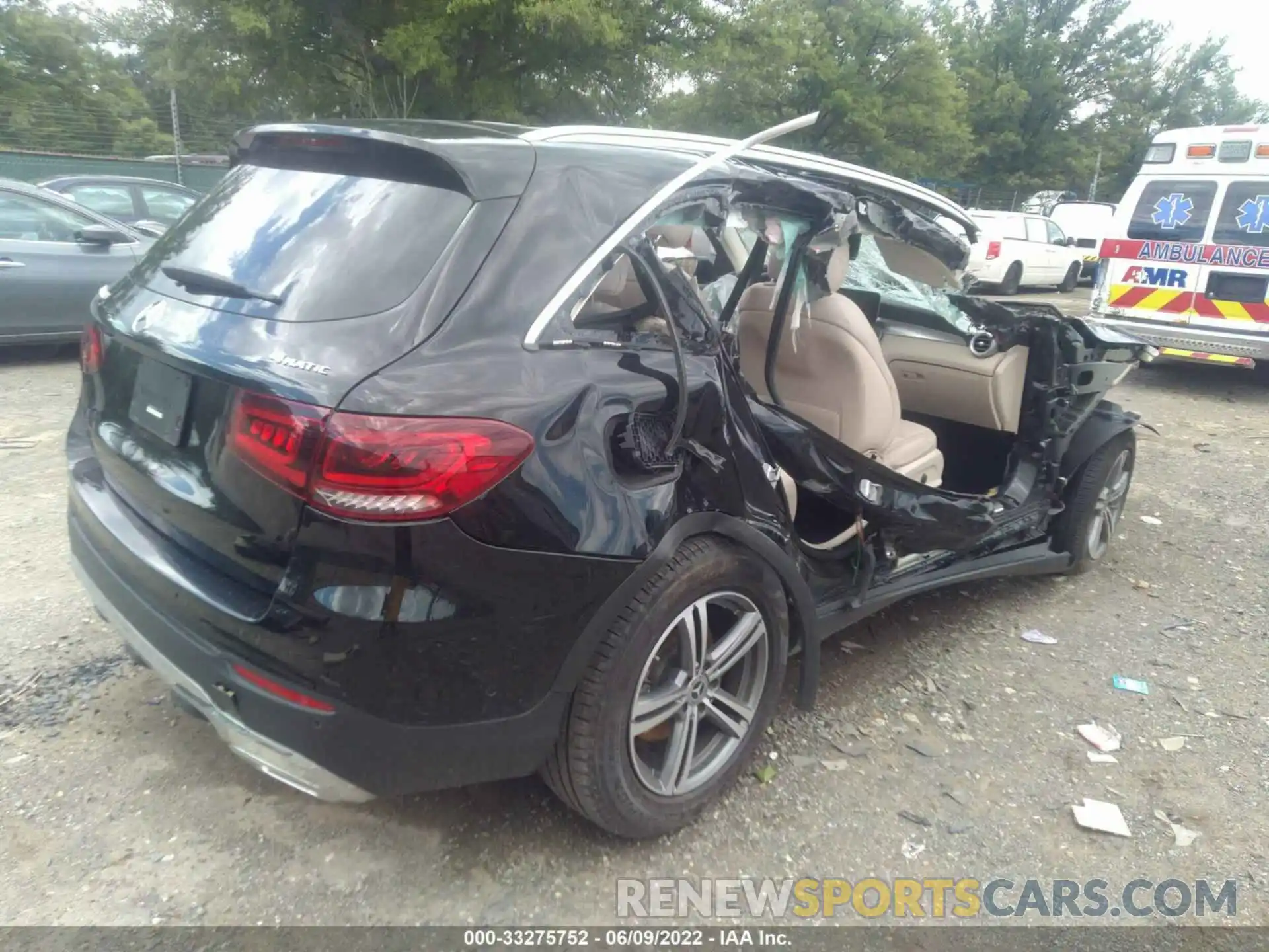 4 Photograph of a damaged car W1N0G8EB1LF804211 MERCEDES-BENZ GLC 2020