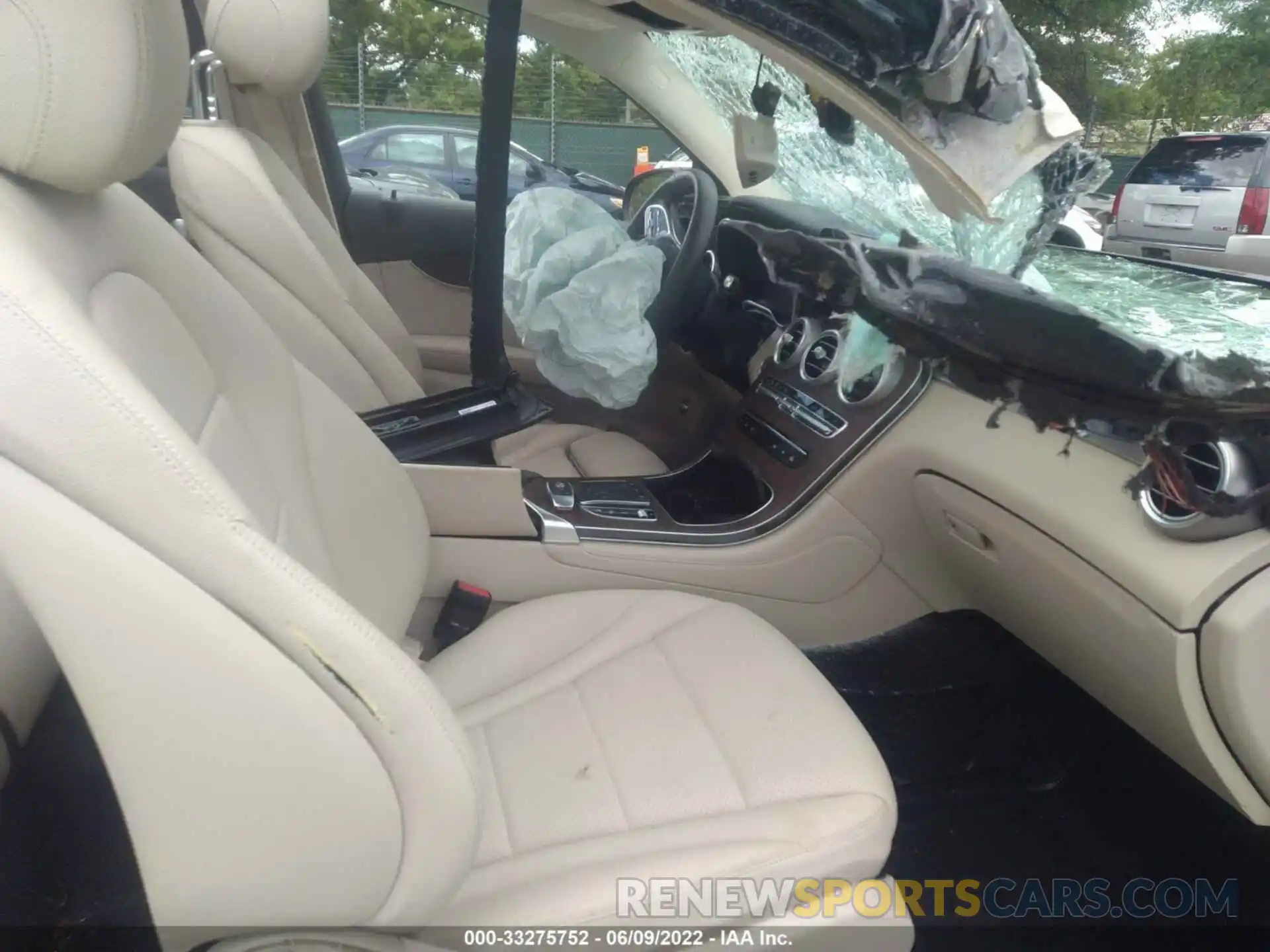 5 Photograph of a damaged car W1N0G8EB1LF804211 MERCEDES-BENZ GLC 2020