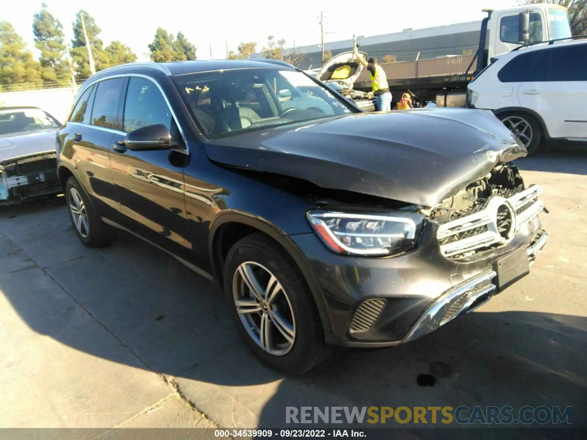 1 Photograph of a damaged car W1N0G8EB3LF815792 MERCEDES-BENZ GLC 2020