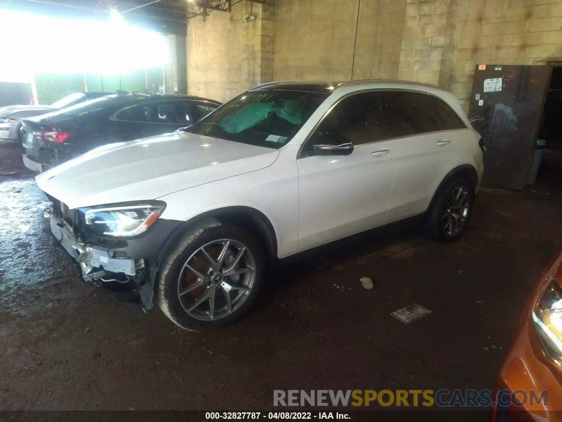 2 Photograph of a damaged car W1N0G8EB4LF816367 MERCEDES-BENZ GLC 2020