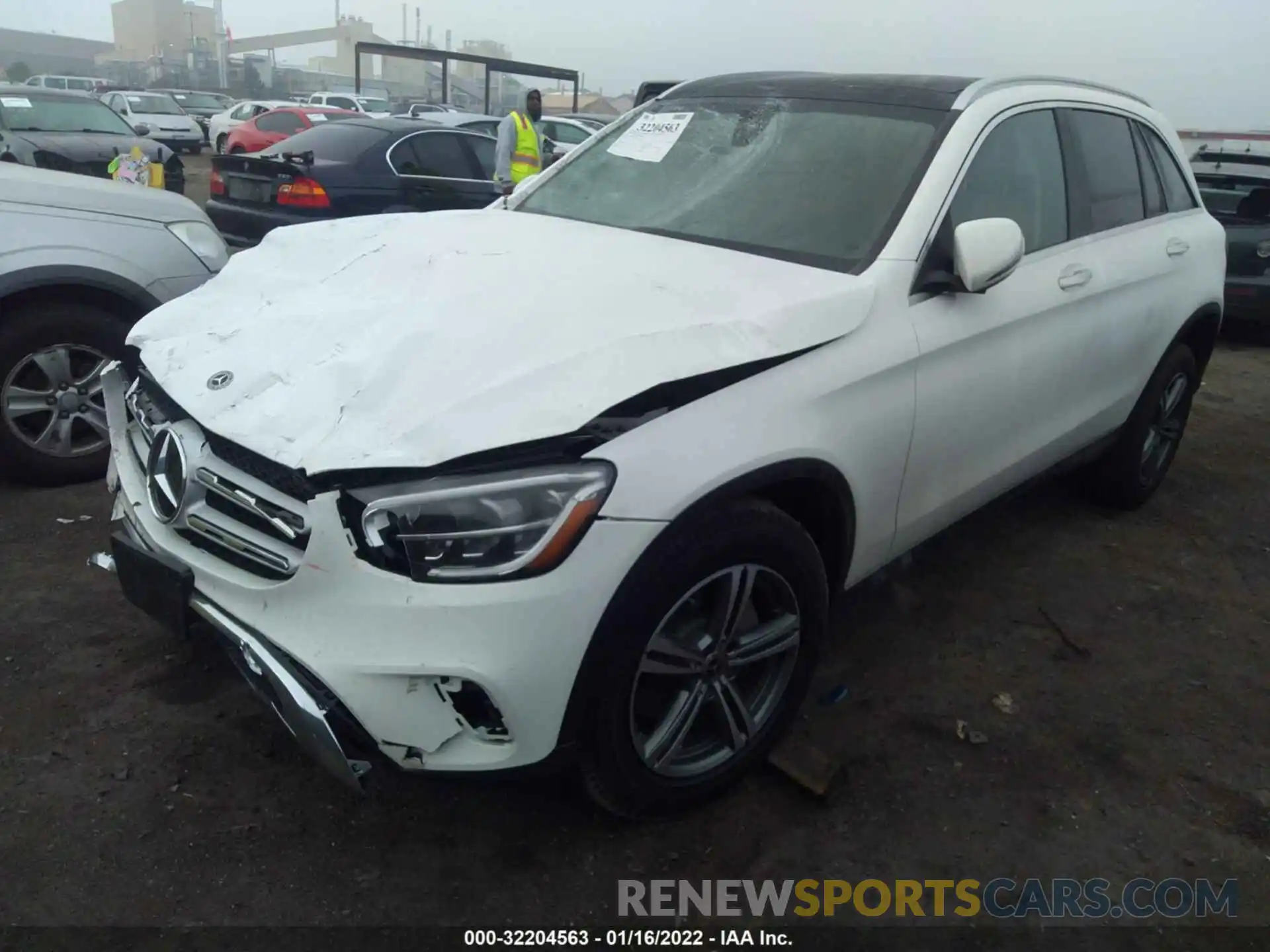 2 Photograph of a damaged car W1N0G8EB5LF862659 MERCEDES-BENZ GLC 2020