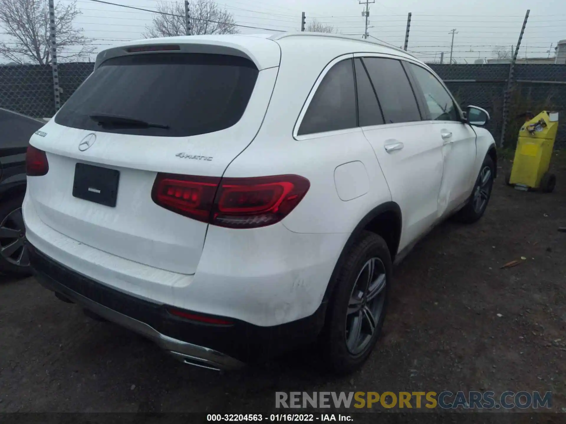 4 Photograph of a damaged car W1N0G8EB5LF862659 MERCEDES-BENZ GLC 2020