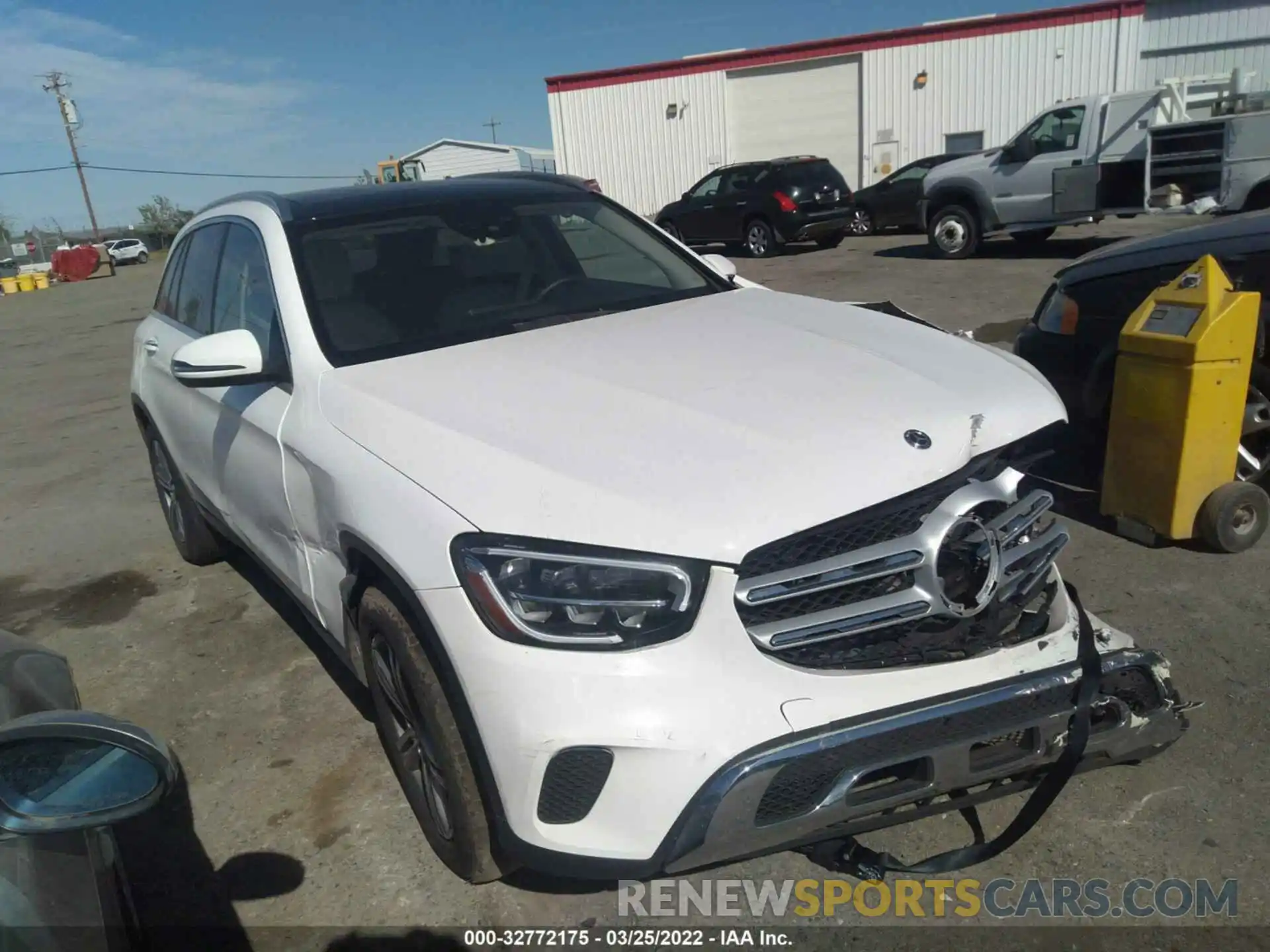 1 Photograph of a damaged car W1N0G8EB7LF800972 MERCEDES-BENZ GLC 2020