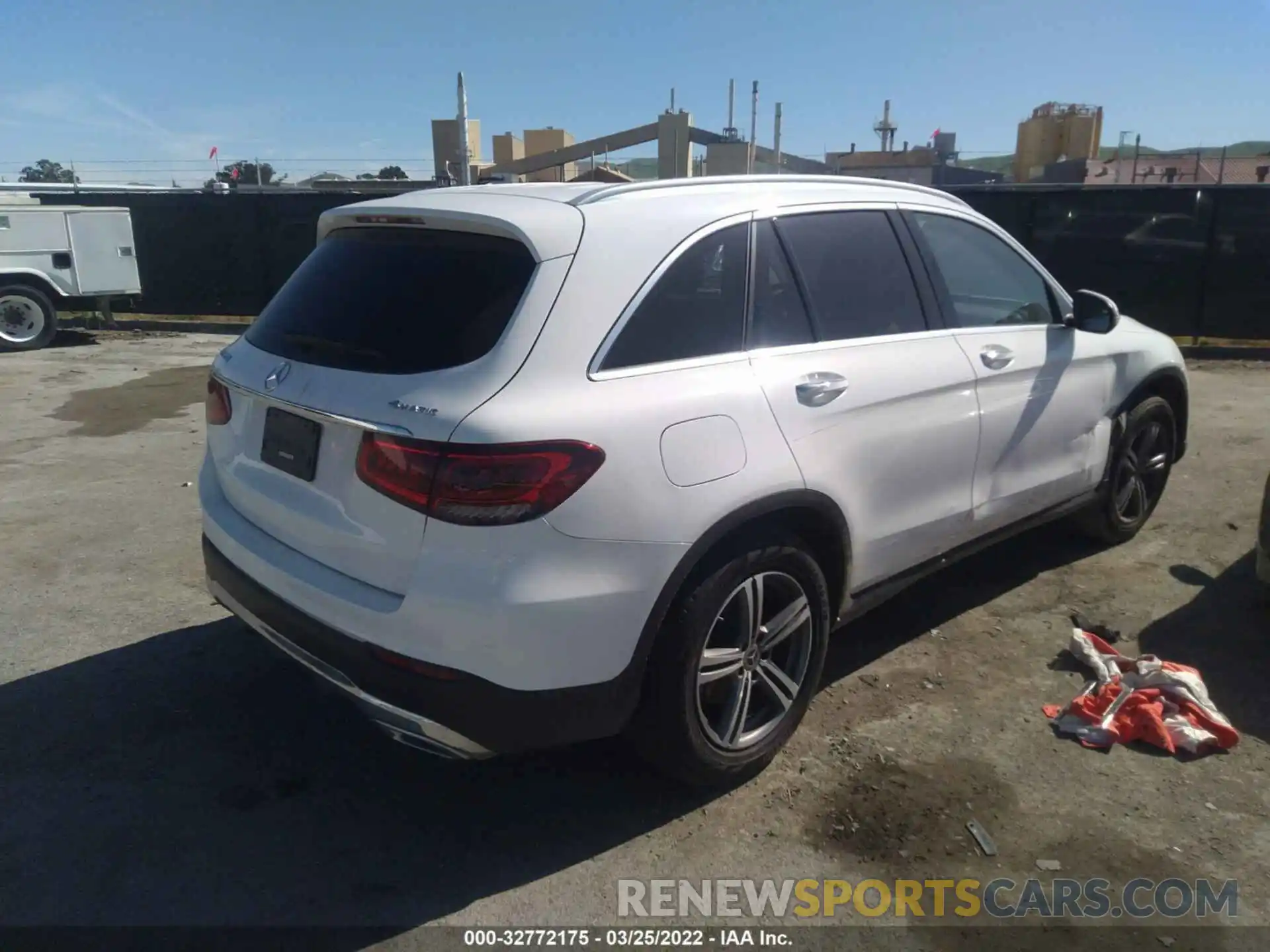 4 Photograph of a damaged car W1N0G8EB7LF800972 MERCEDES-BENZ GLC 2020