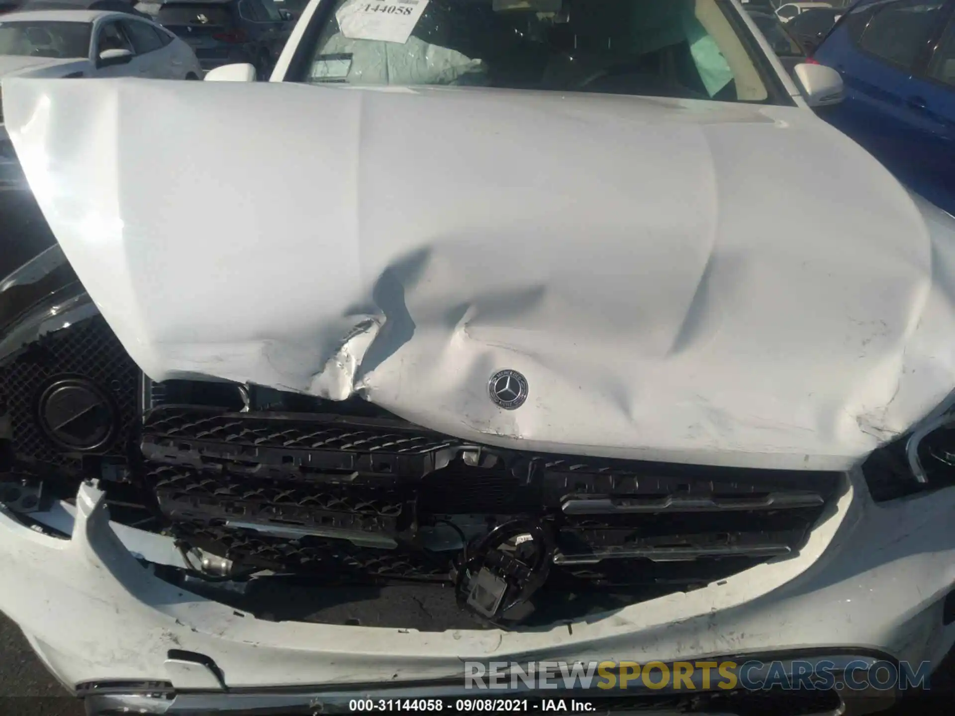 10 Photograph of a damaged car W1N0G8EB8LF809857 MERCEDES-BENZ GLC 2020