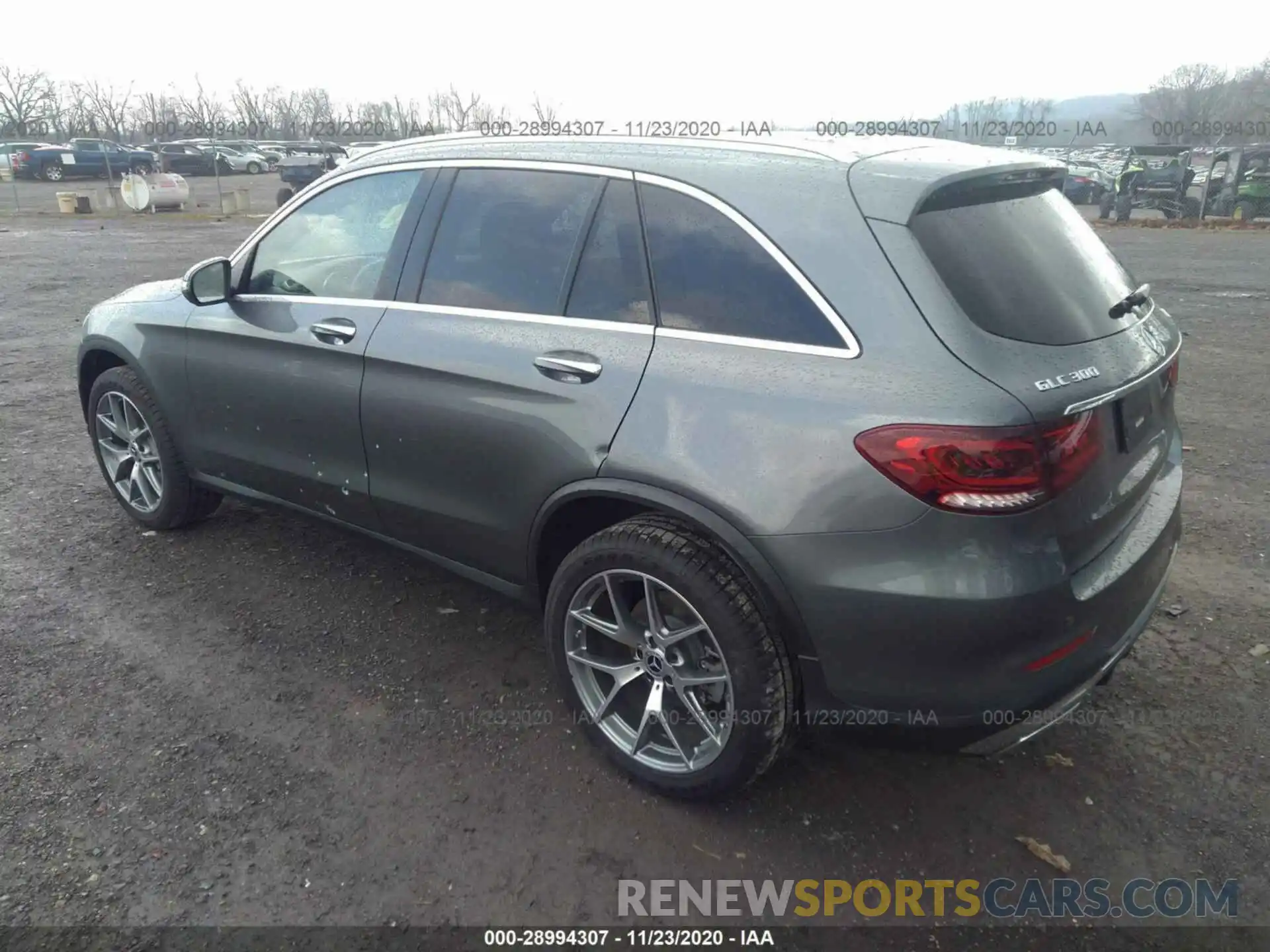 3 Photograph of a damaged car W1N0G8EB8LF829963 MERCEDES-BENZ GLC 2020