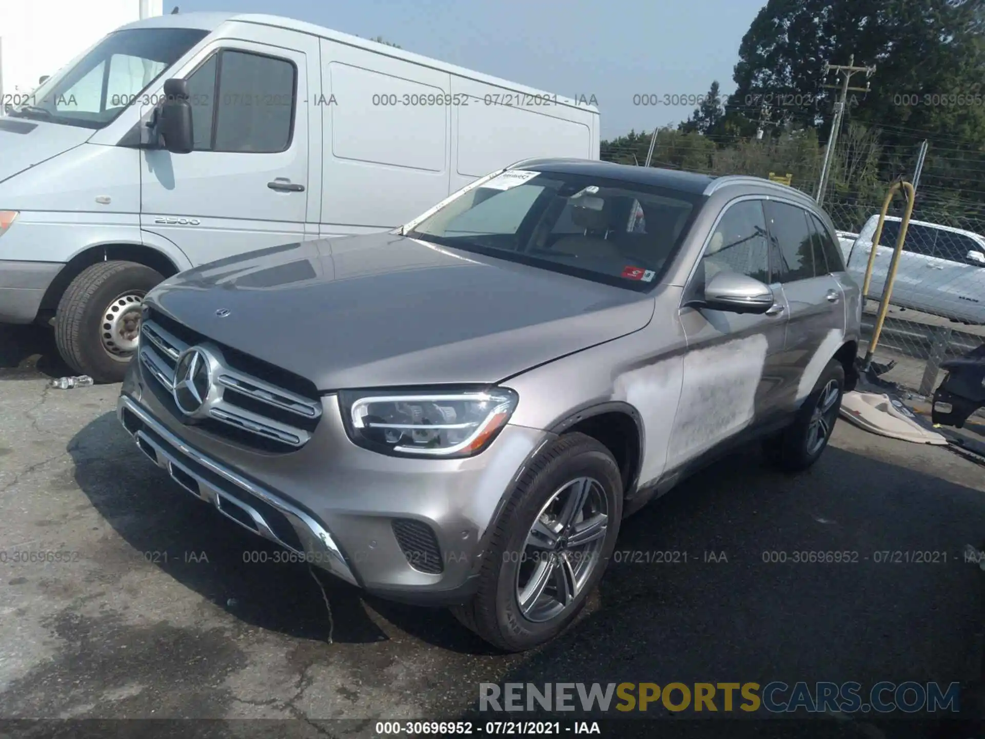 2 Photograph of a damaged car W1N0G8EB8LF857262 MERCEDES-BENZ GLC 2020