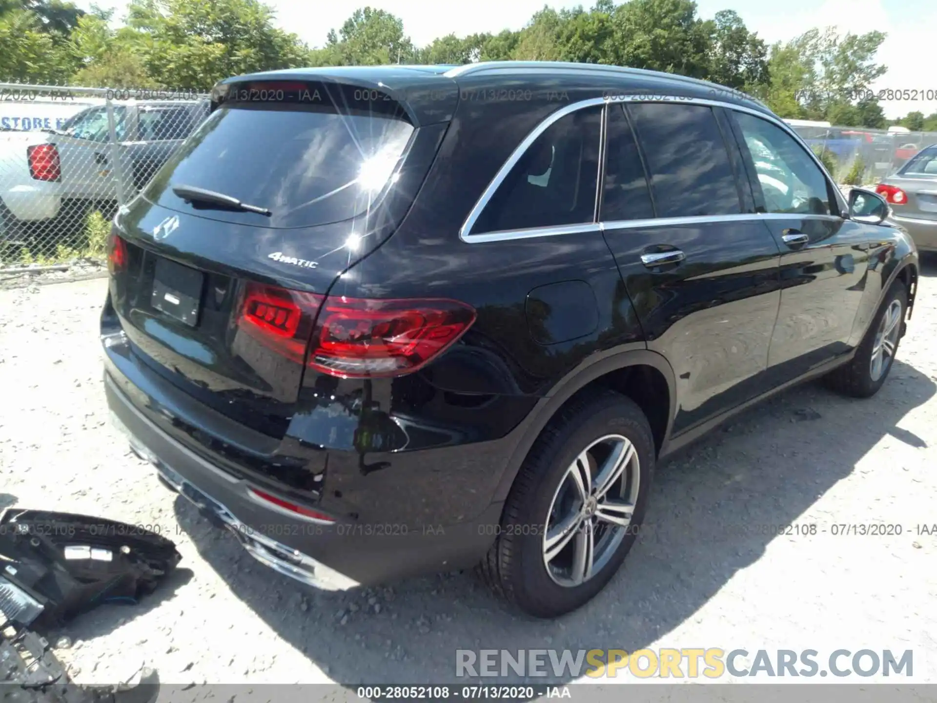 4 Photograph of a damaged car W1N0G8EBXLF793211 MERCEDES-BENZ GLC 2020