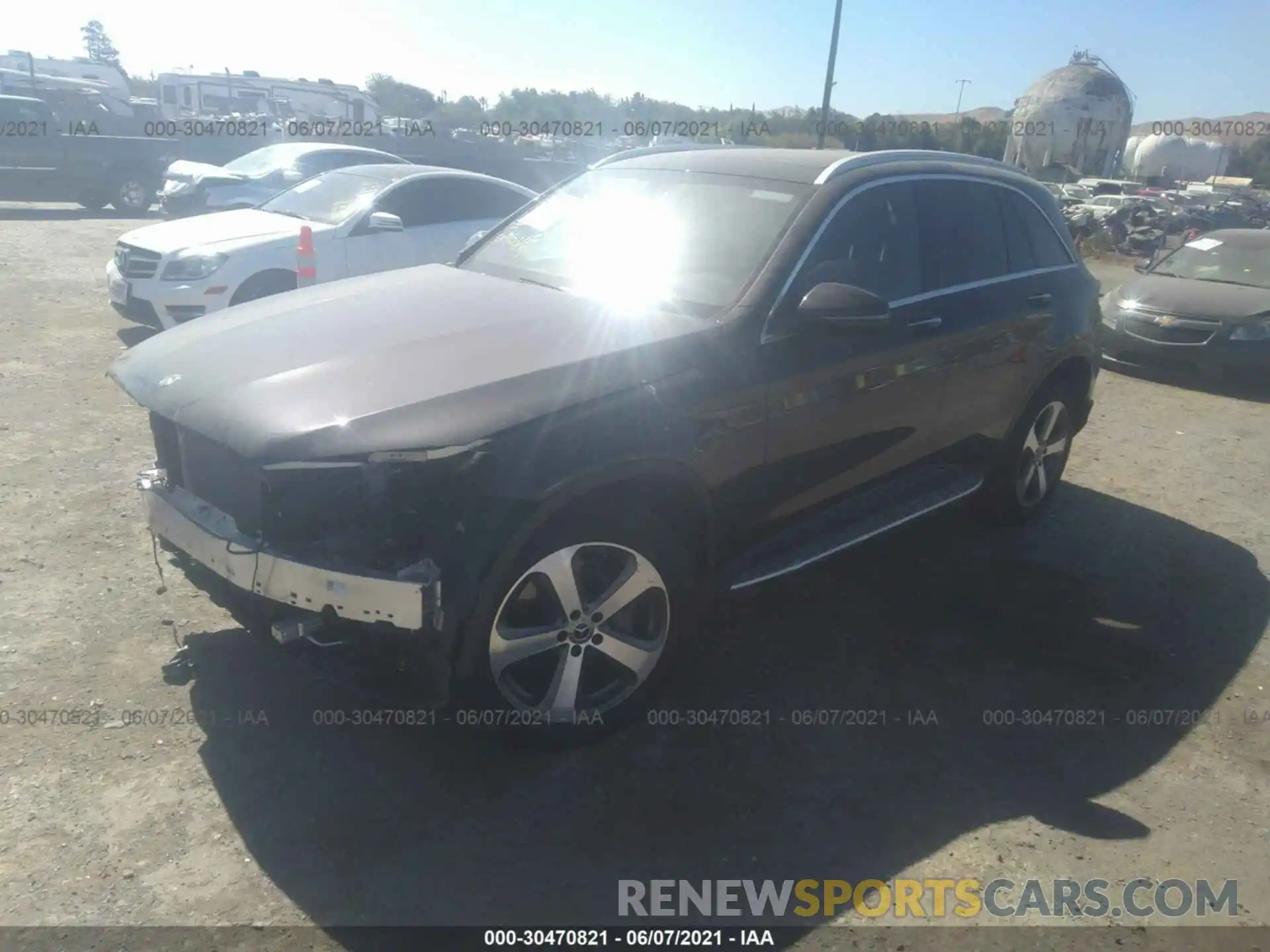 2 Photograph of a damaged car W1N0G8EBXLF863774 MERCEDES-BENZ GLC 2020