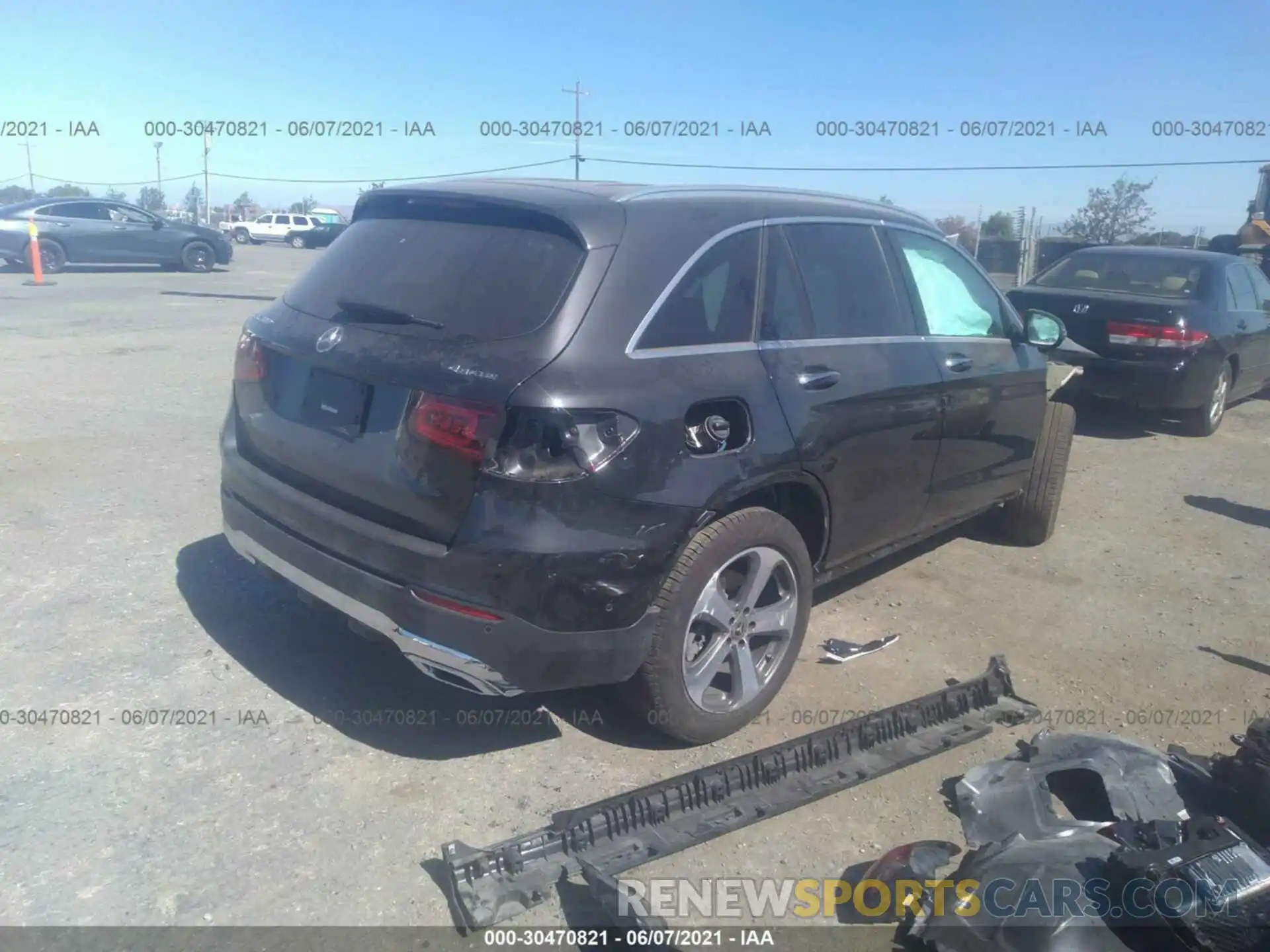 4 Photograph of a damaged car W1N0G8EBXLF863774 MERCEDES-BENZ GLC 2020