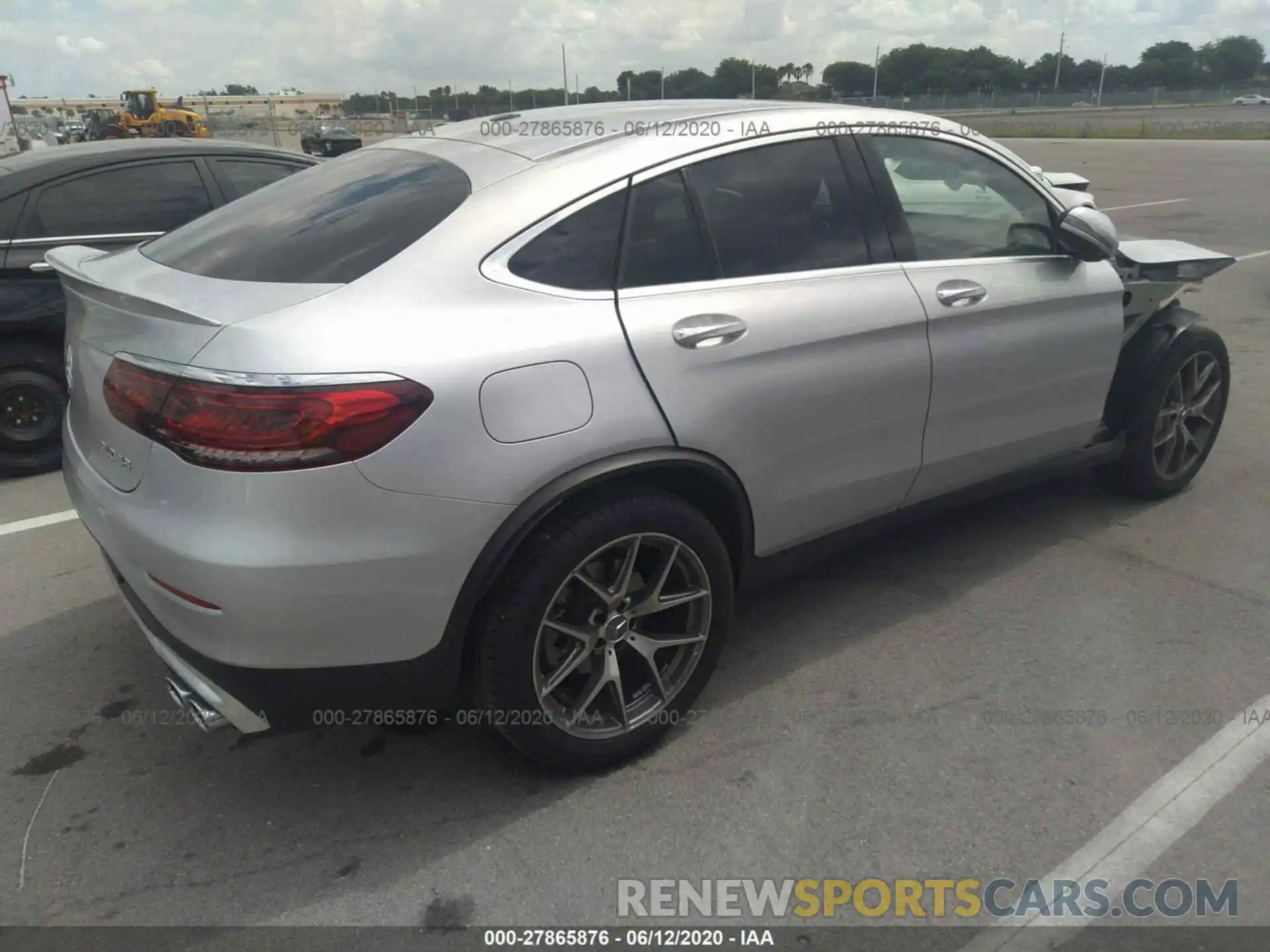 4 Photograph of a damaged car W1N0J6EB1LF780076 MERCEDES-BENZ GLC 2020