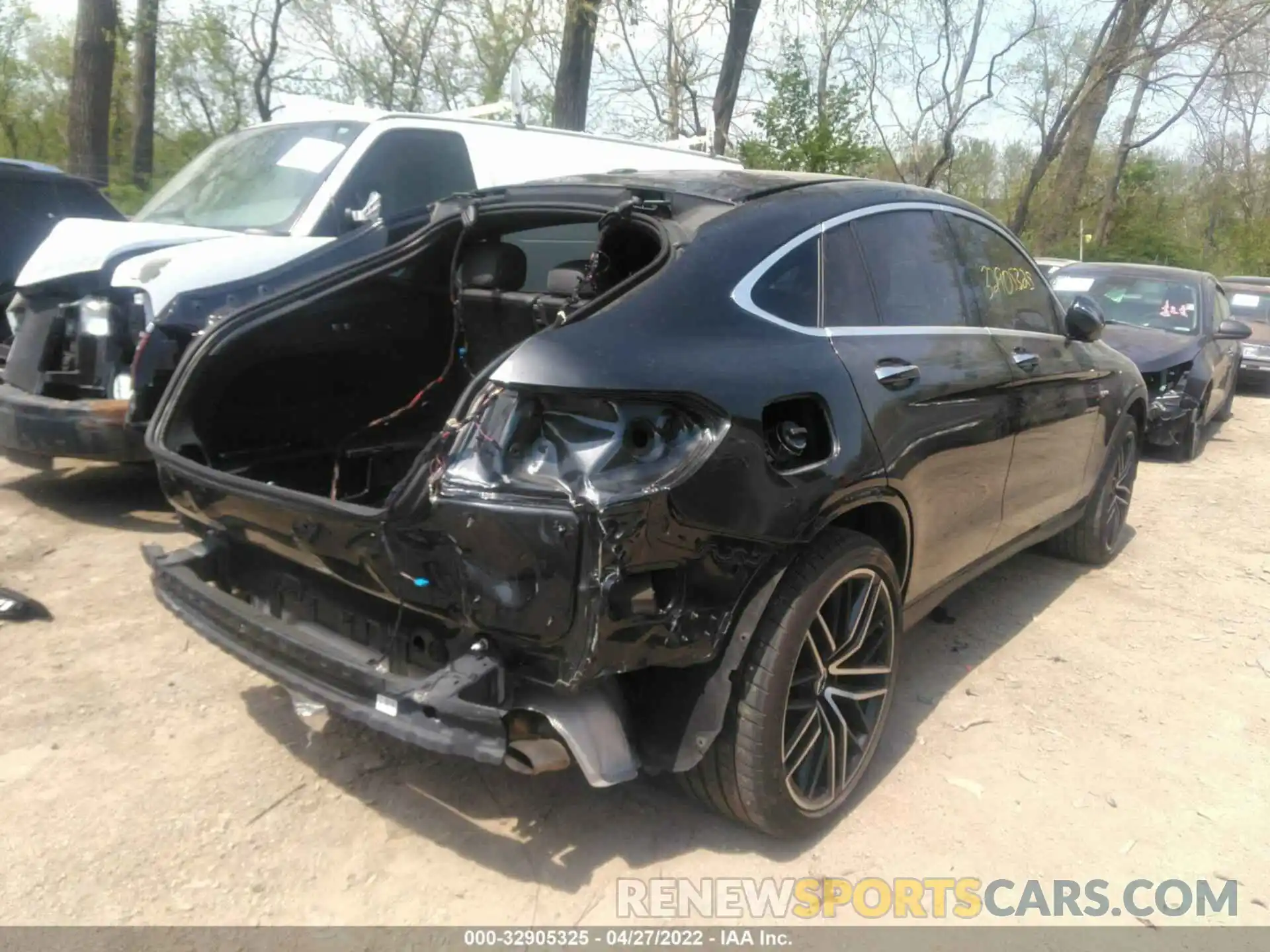 4 Photograph of a damaged car W1N0J6EB5LF783241 MERCEDES-BENZ GLC 2020