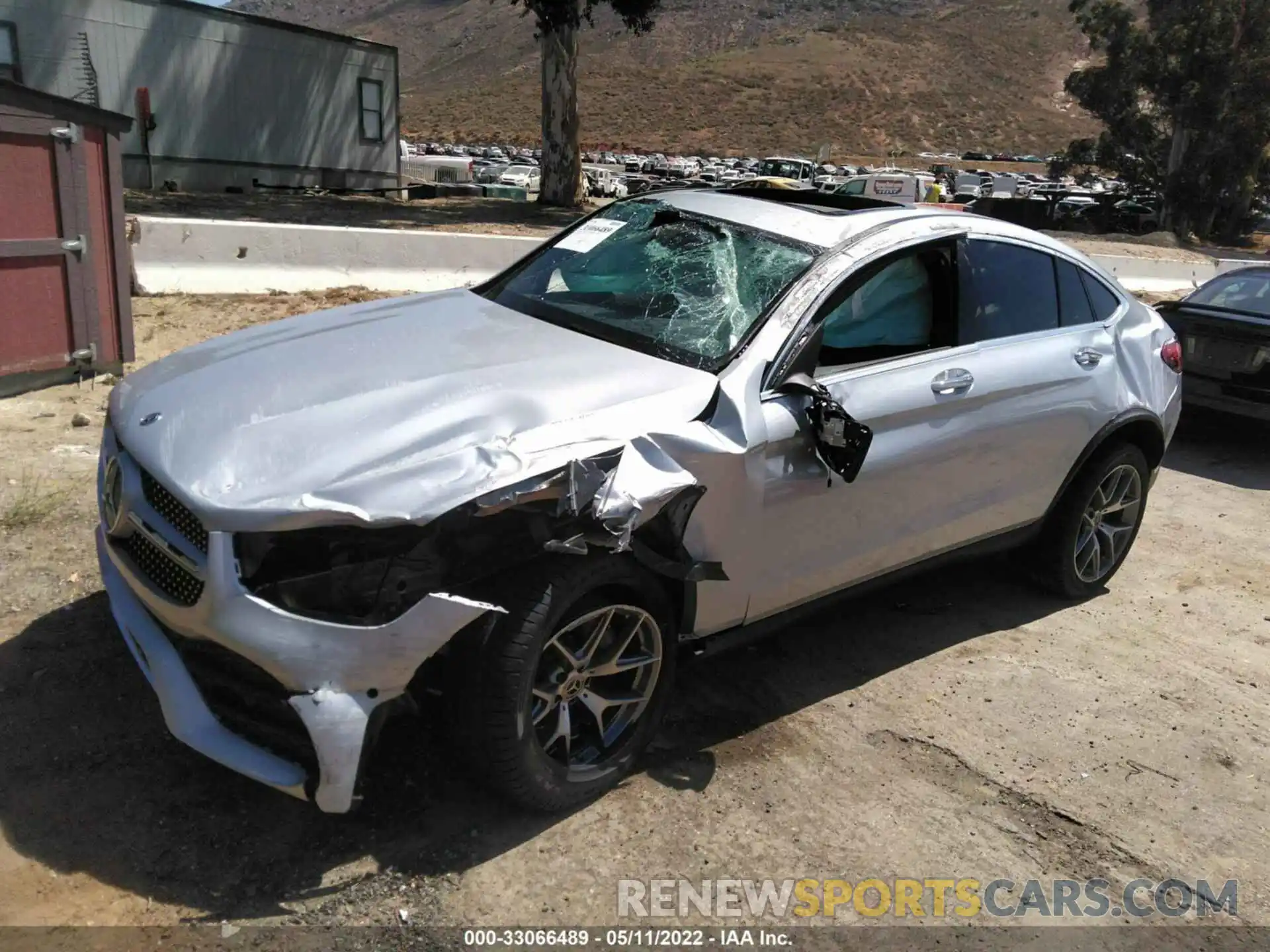 2 Photograph of a damaged car W1N0J8EB1LF845990 MERCEDES-BENZ GLC 2020