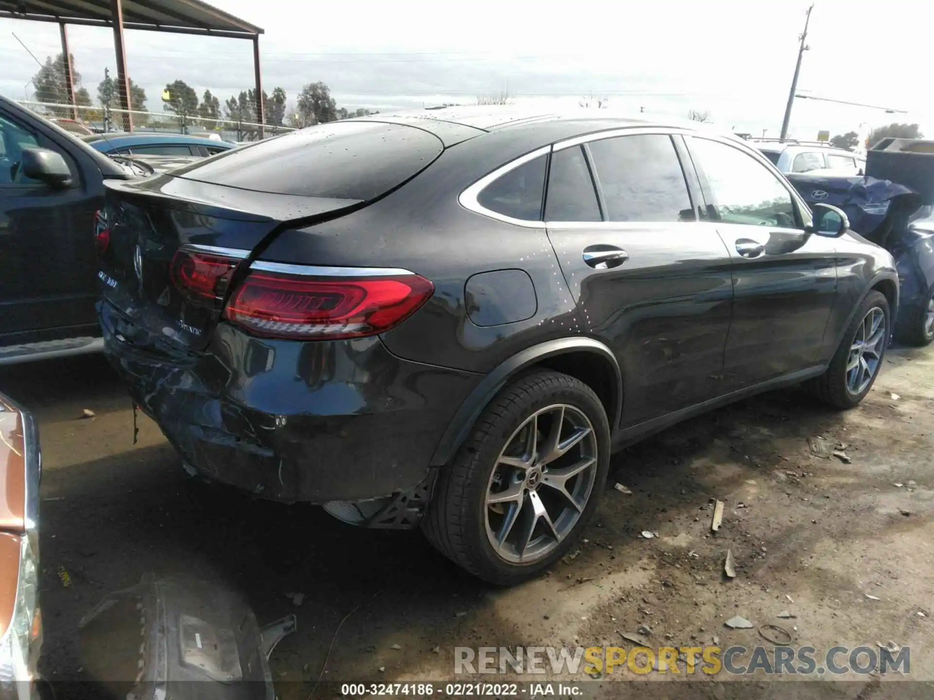 4 Photograph of a damaged car W1N0J8EB6LF801161 MERCEDES-BENZ GLC 2020