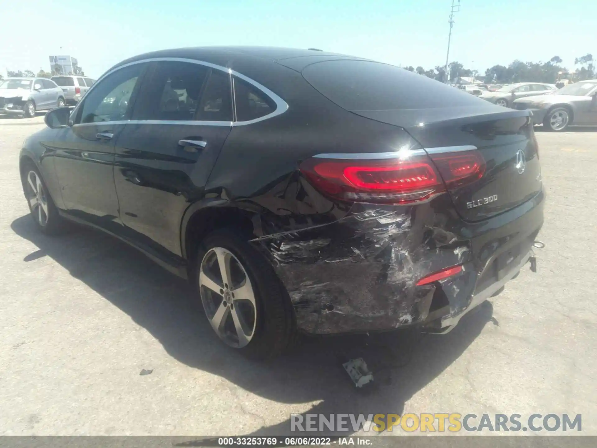 3 Photograph of a damaged car W1N0J8EB8LF827471 MERCEDES-BENZ GLC 2020