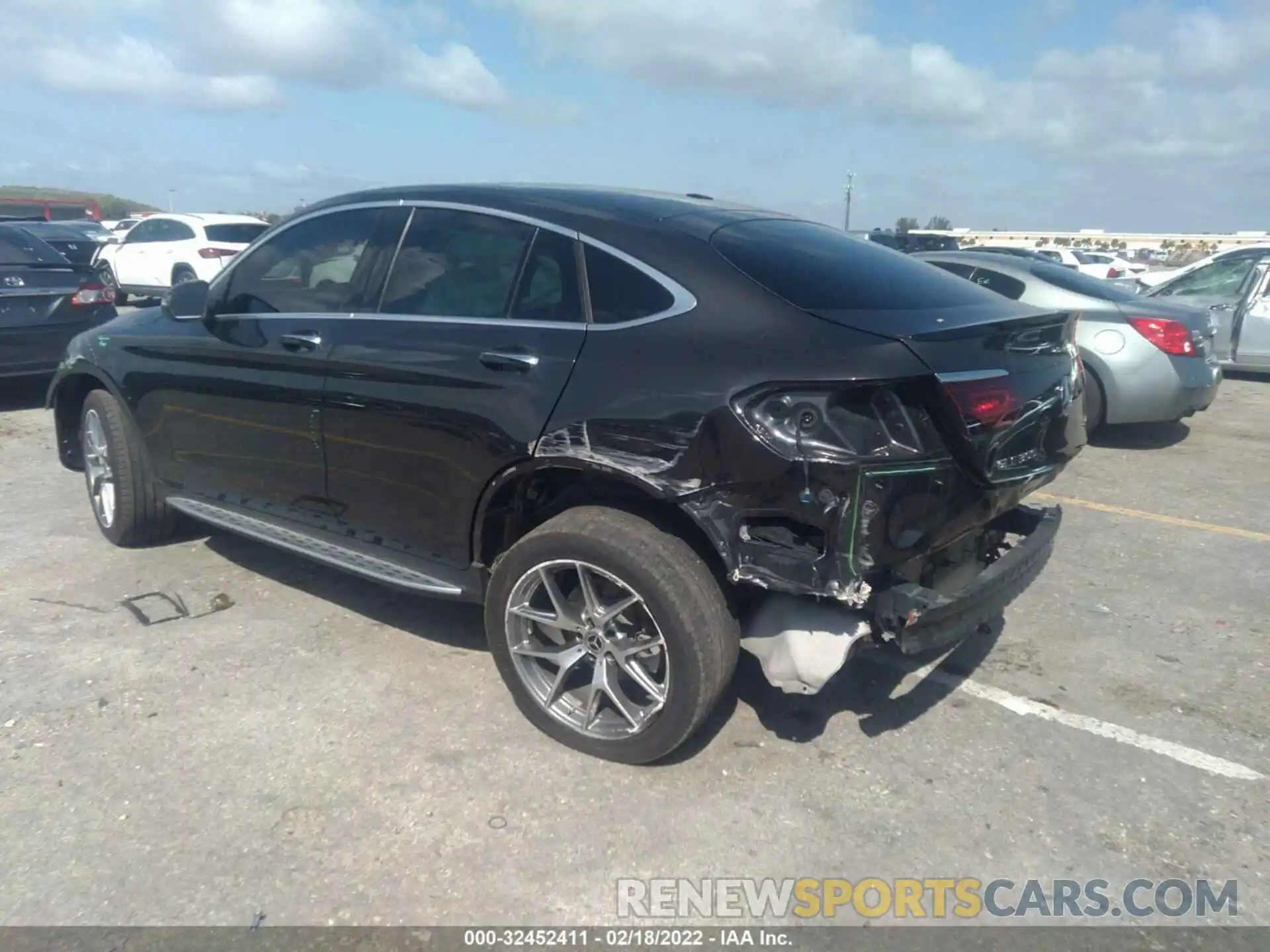 3 Photograph of a damaged car W1N0J8EB9LF805382 MERCEDES-BENZ GLC 2020