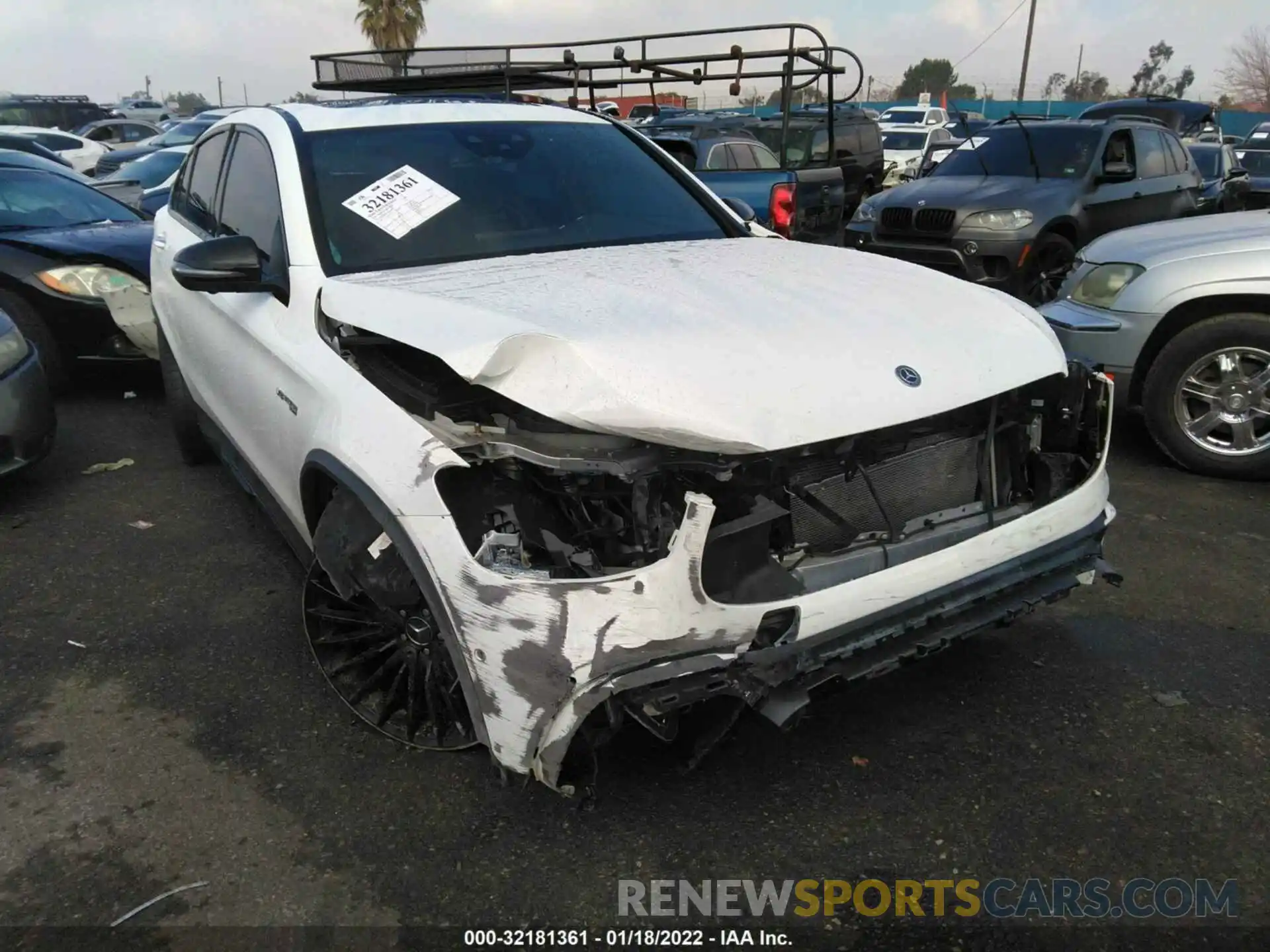 1 Photograph of a damaged car W1N0J8JB2LF846507 MERCEDES-BENZ GLC 2020