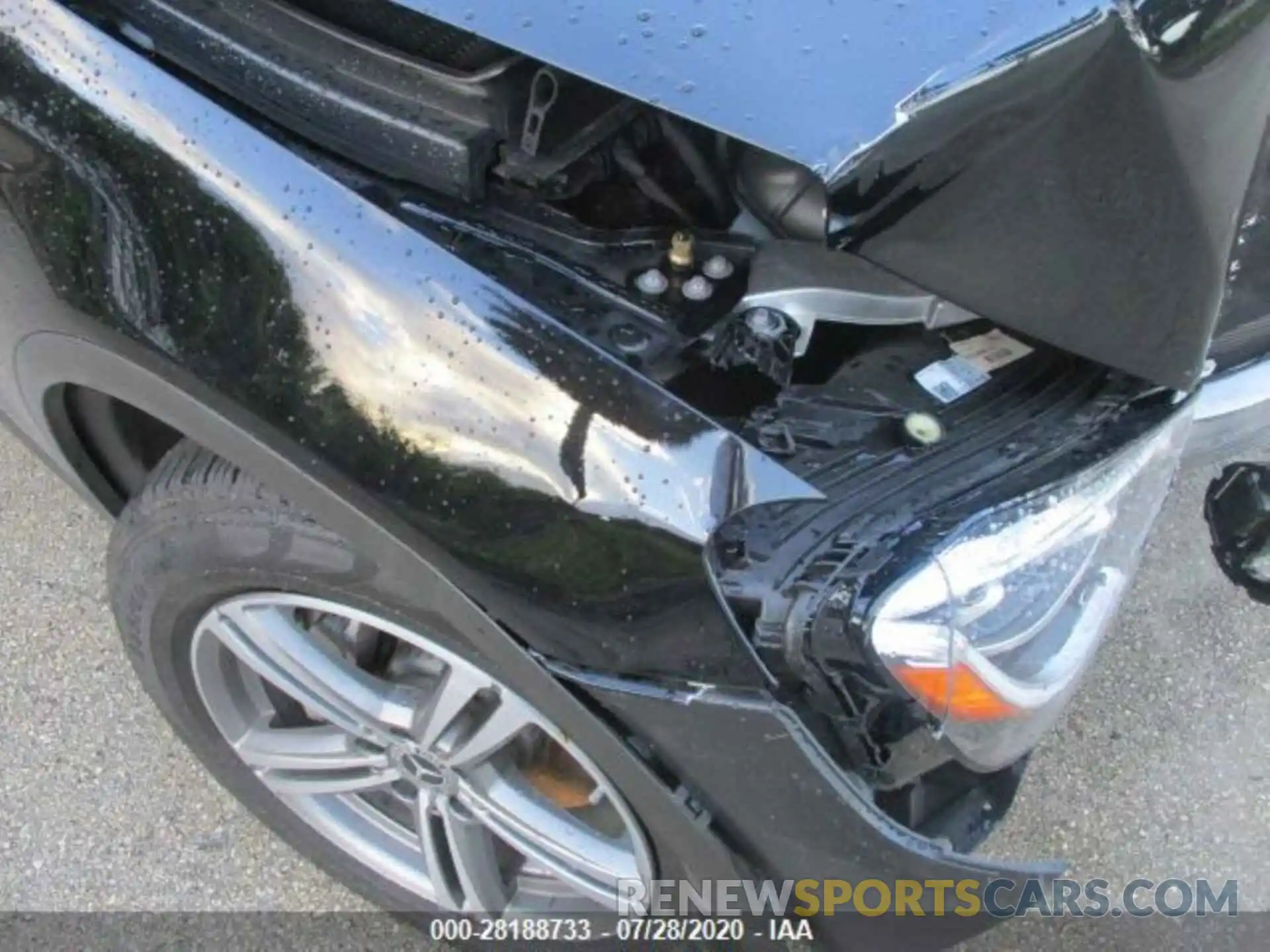 2 Photograph of a damaged car WDC0G8DB0LF737622 MERCEDES-BENZ GLC 2020