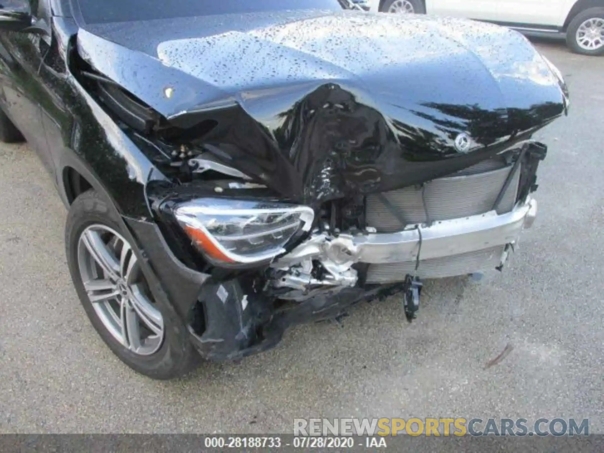 3 Photograph of a damaged car WDC0G8DB0LF737622 MERCEDES-BENZ GLC 2020