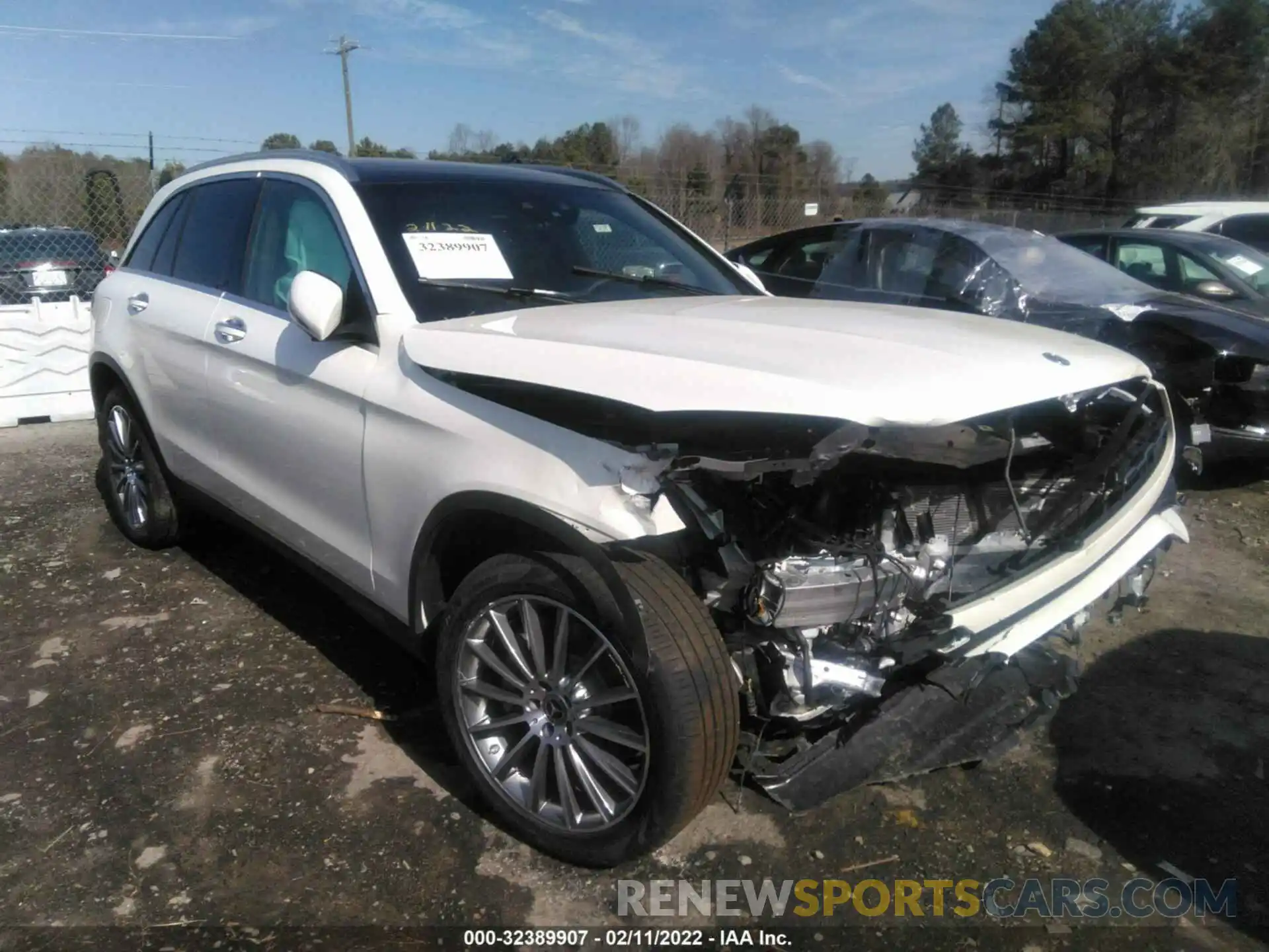 1 Photograph of a damaged car WDC0G8DB0LF739760 MERCEDES-BENZ GLC 2020