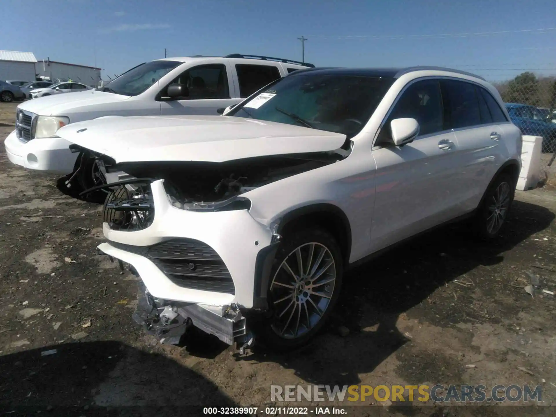 2 Photograph of a damaged car WDC0G8DB0LF739760 MERCEDES-BENZ GLC 2020