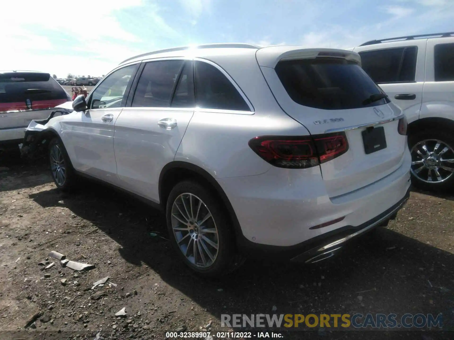 3 Photograph of a damaged car WDC0G8DB0LF739760 MERCEDES-BENZ GLC 2020