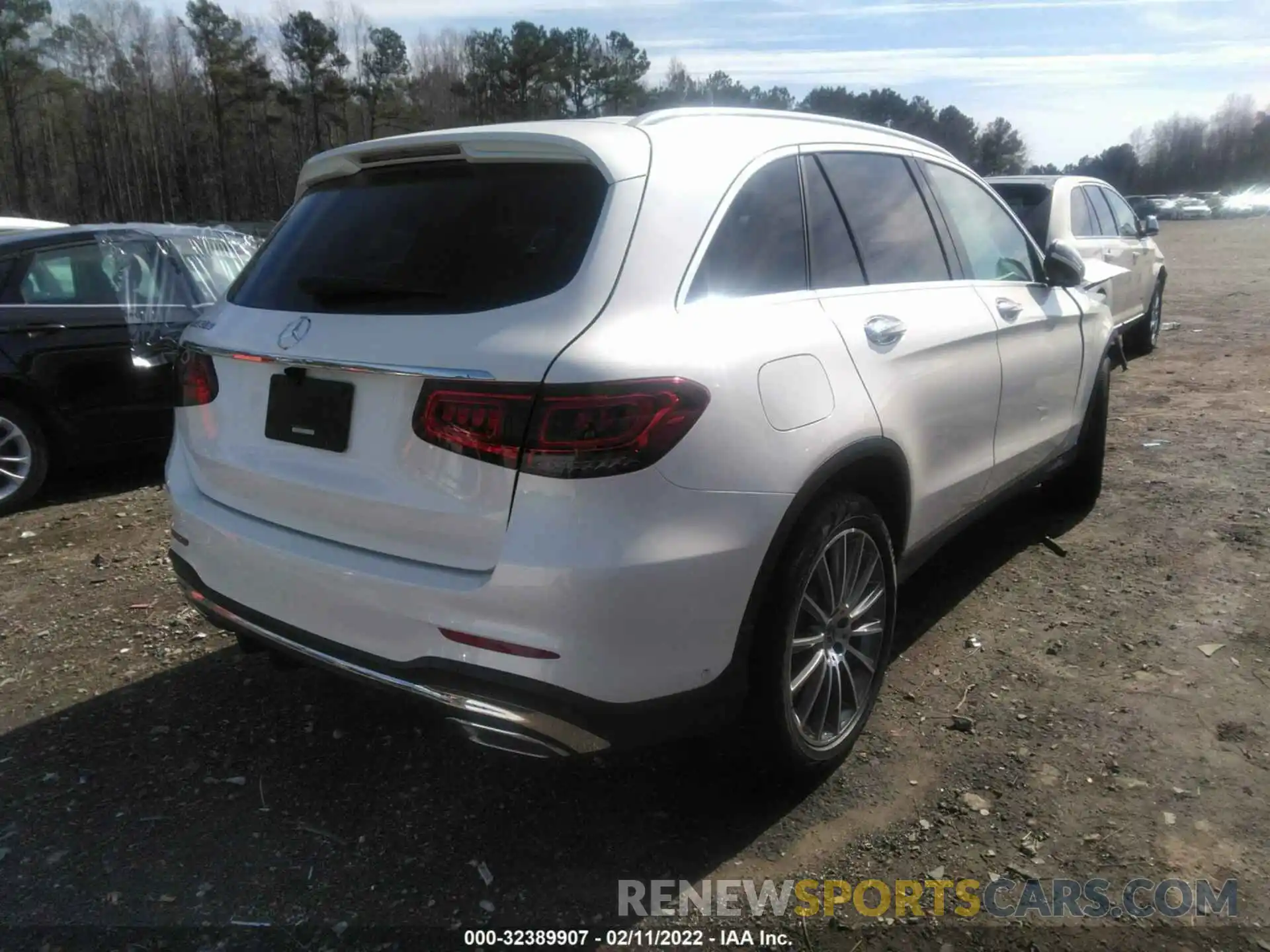 4 Photograph of a damaged car WDC0G8DB0LF739760 MERCEDES-BENZ GLC 2020