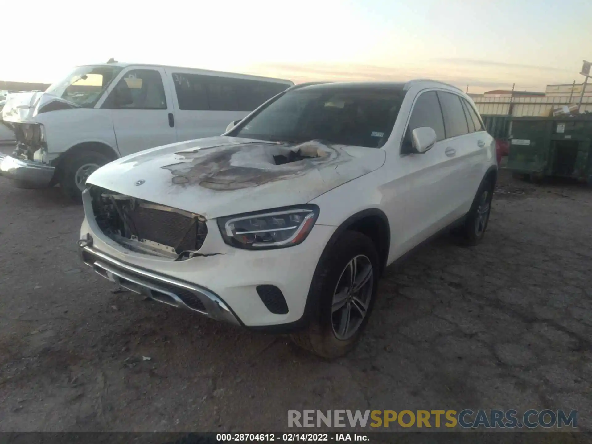 2 Photograph of a damaged car WDC0G8DB2LF689573 MERCEDES-BENZ GLC 2020