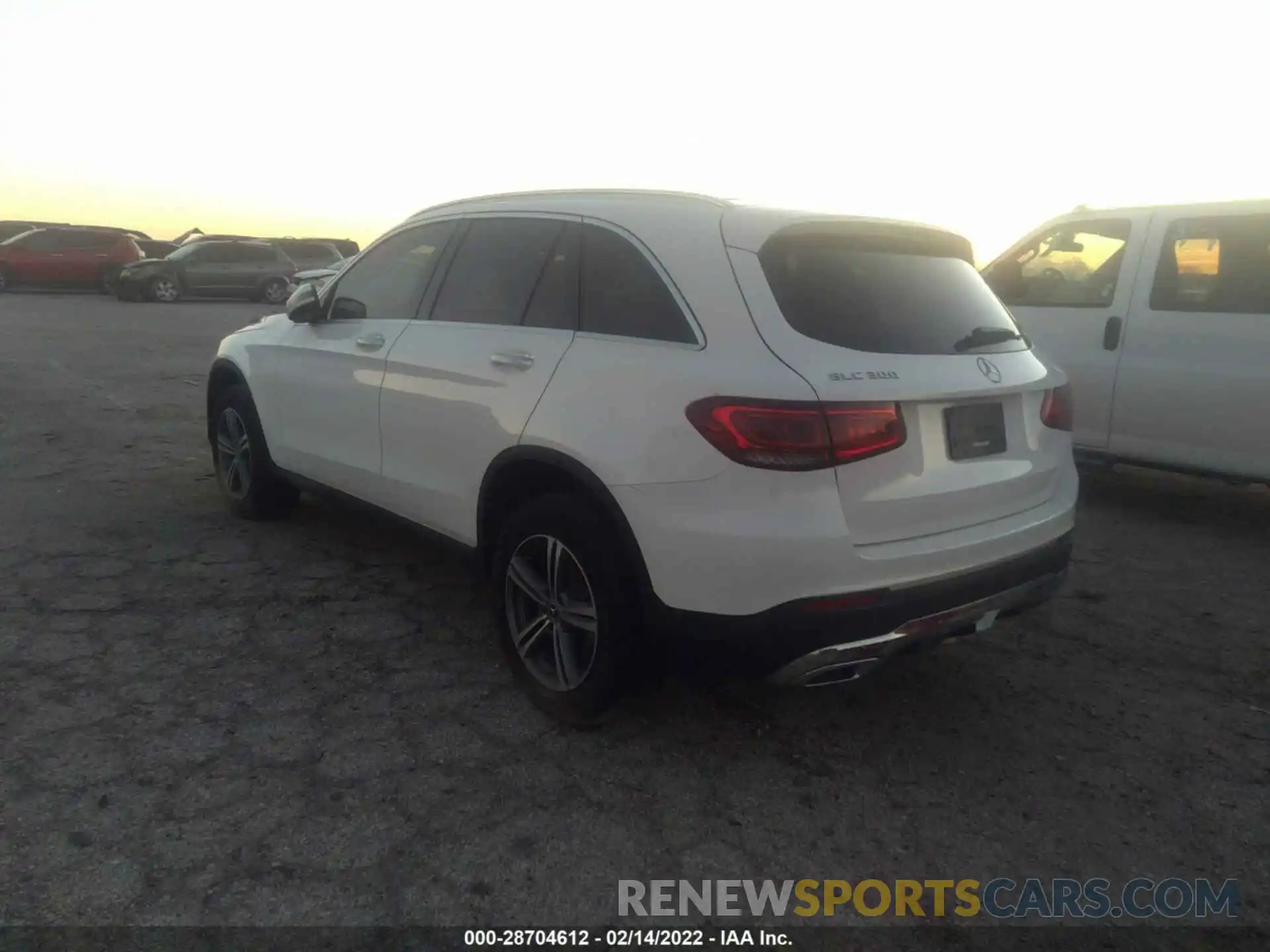 3 Photograph of a damaged car WDC0G8DB2LF689573 MERCEDES-BENZ GLC 2020