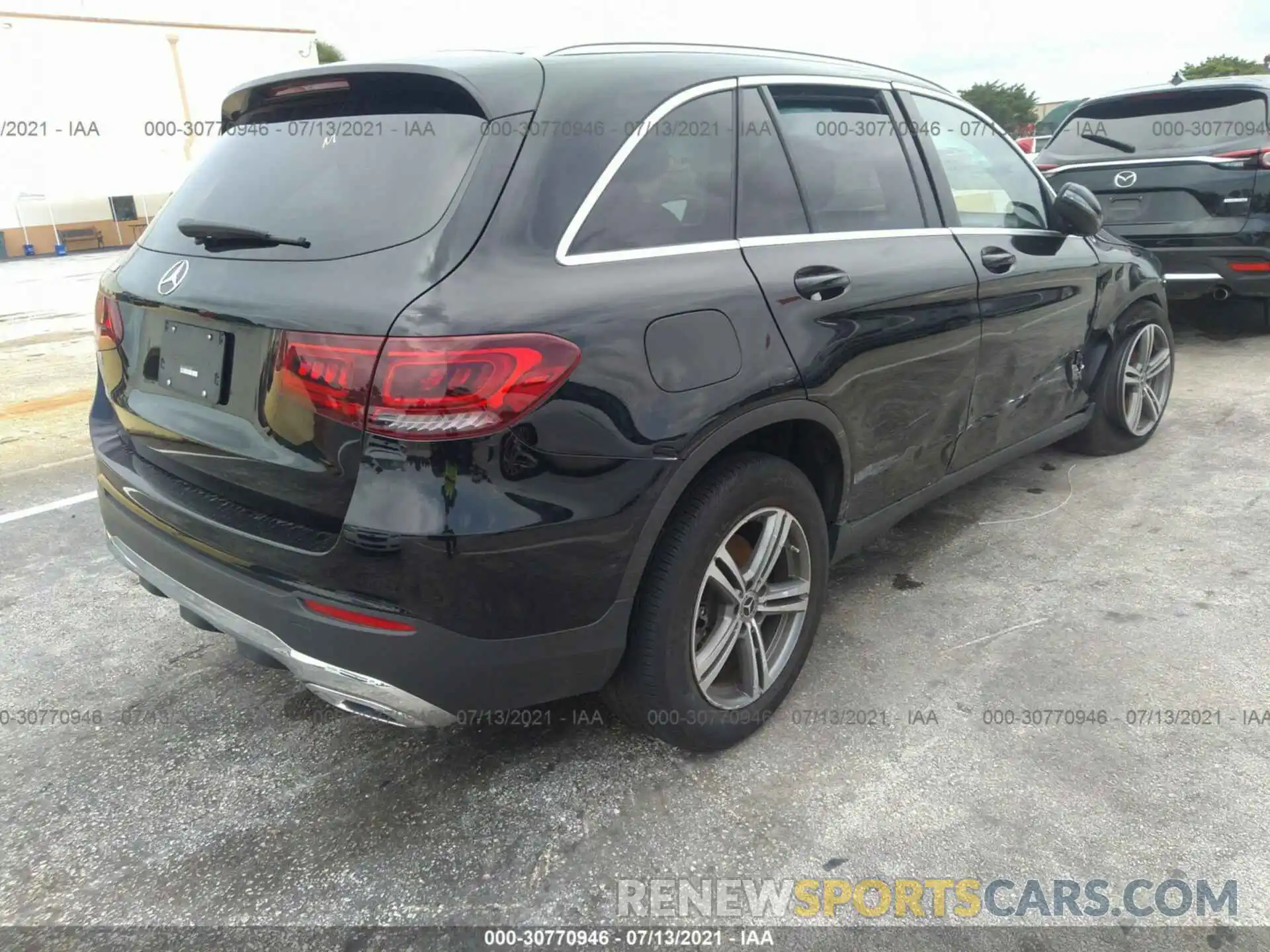 4 Photograph of a damaged car WDC0G8DB2LF735936 MERCEDES-BENZ GLC 2020