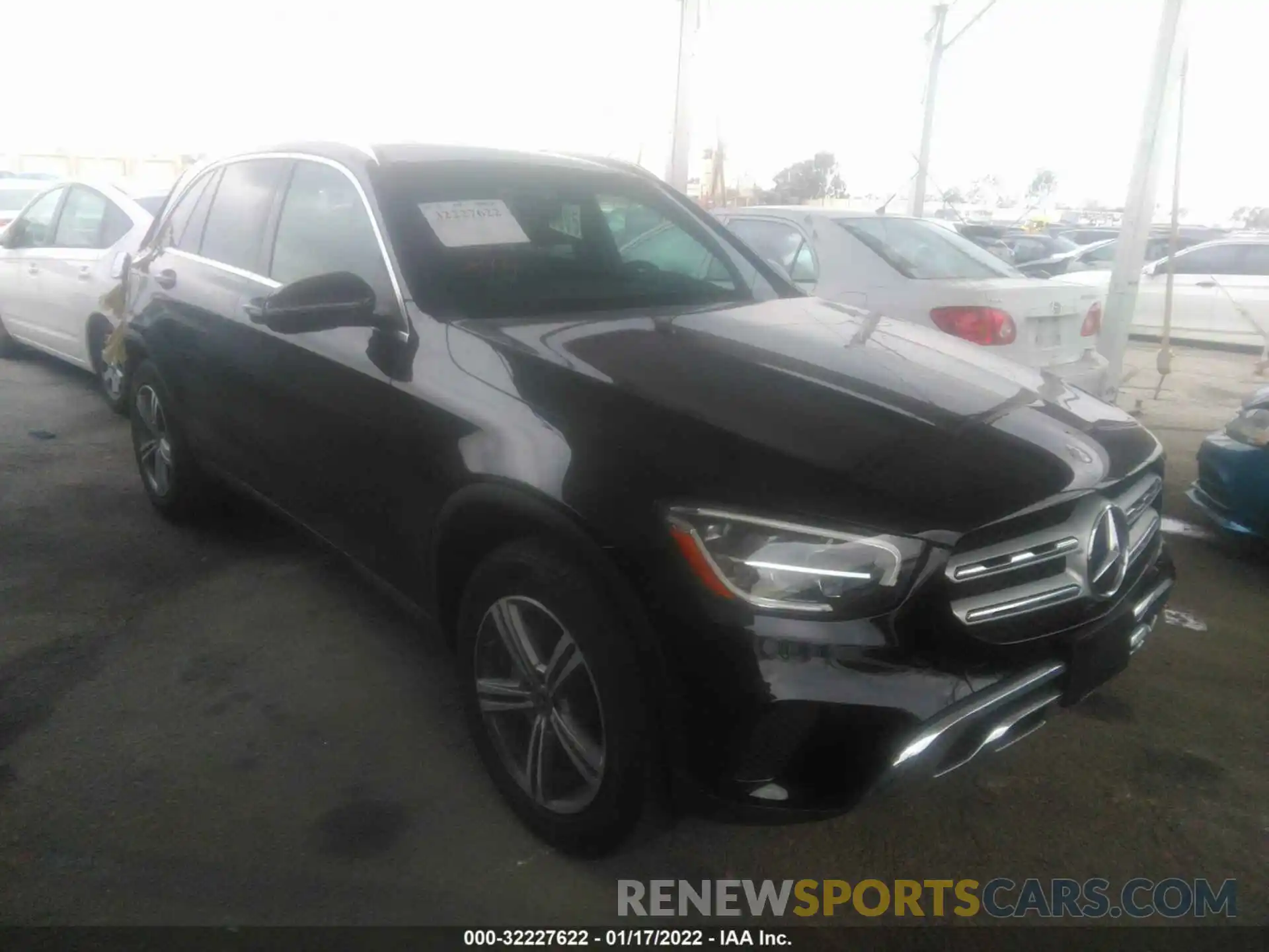 1 Photograph of a damaged car WDC0G8DB3LF692904 MERCEDES-BENZ GLC 2020