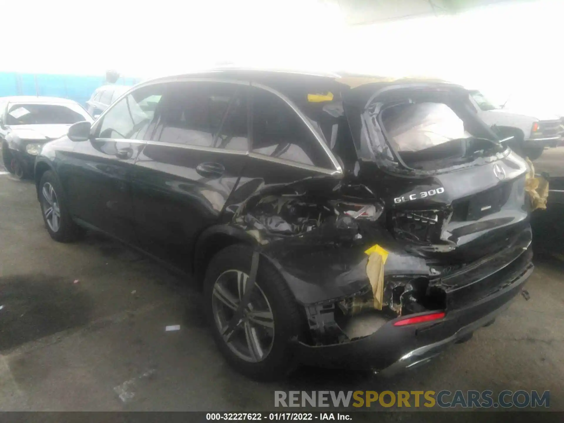 3 Photograph of a damaged car WDC0G8DB3LF692904 MERCEDES-BENZ GLC 2020