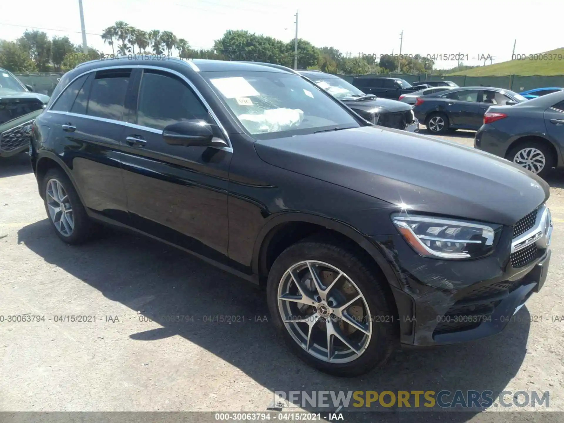 1 Photograph of a damaged car WDC0G8DB3LF750784 MERCEDES-BENZ GLC 2020