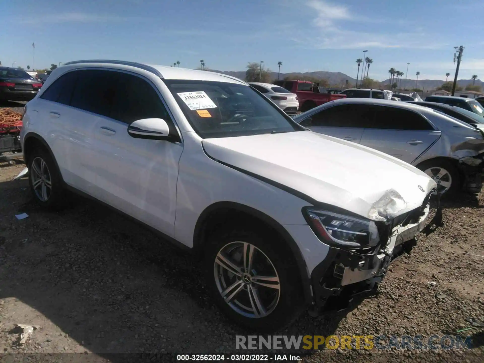 1 Photograph of a damaged car WDC0G8DB4LF677229 MERCEDES-BENZ GLC 2020